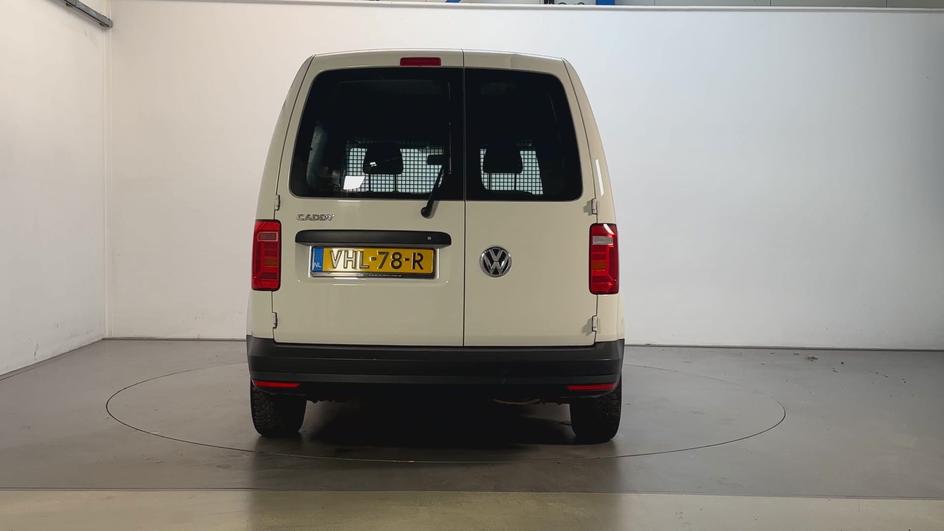 Foto van Volkswagen Caddy Modified Partition Wall