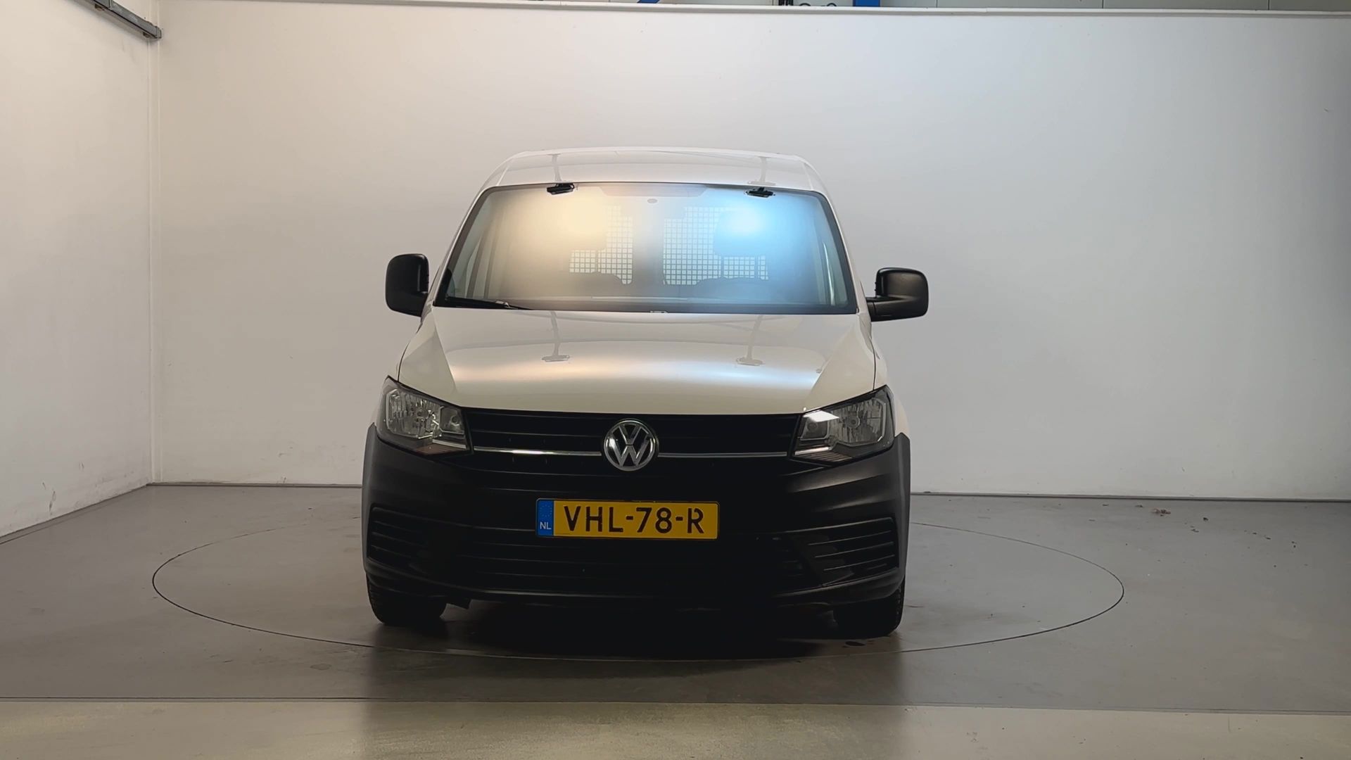 Foto van Volkswagen Caddy Modified Partition Wall
