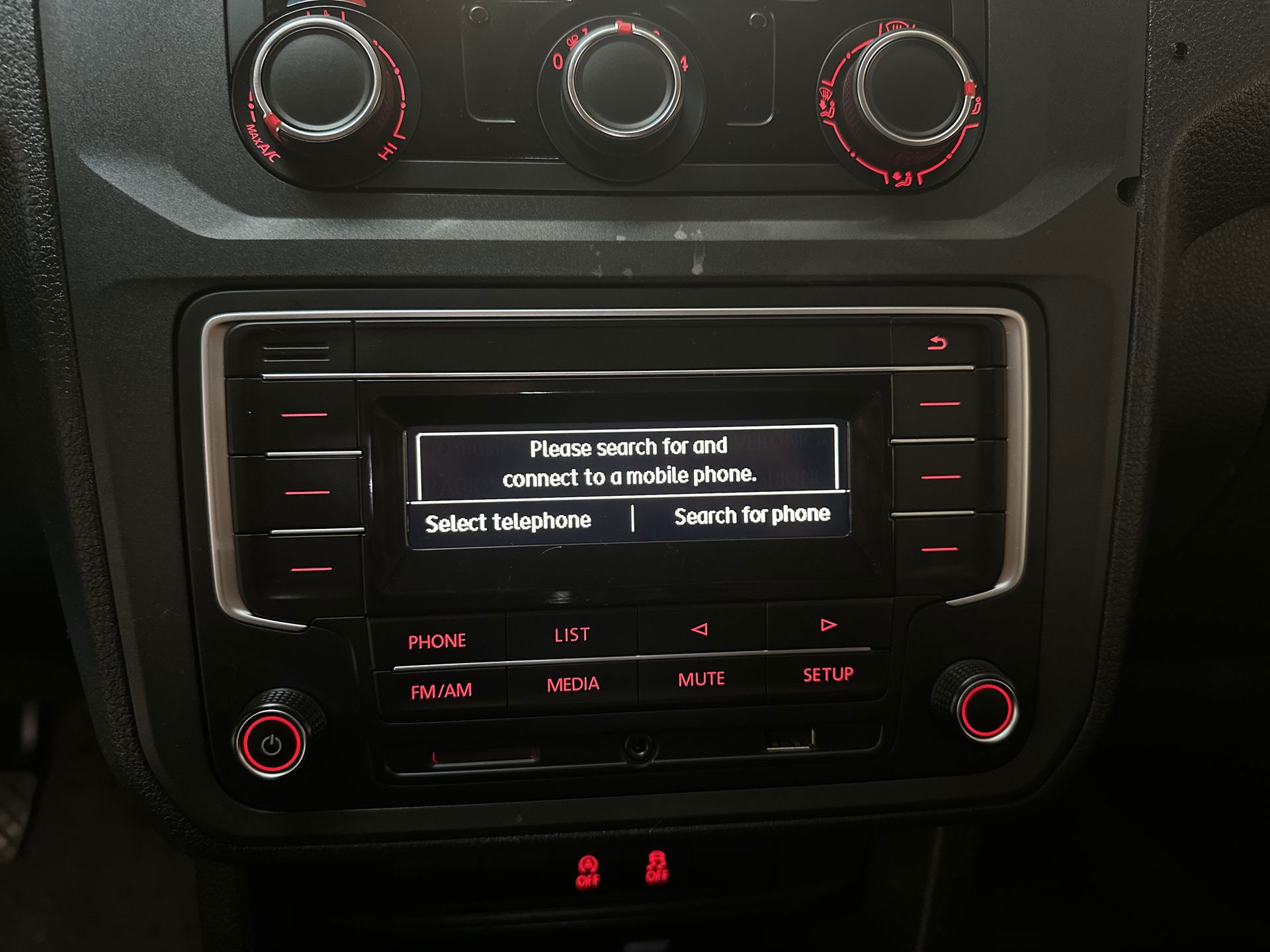 Foto van Volkswagen Caddy Modified Partition Wall