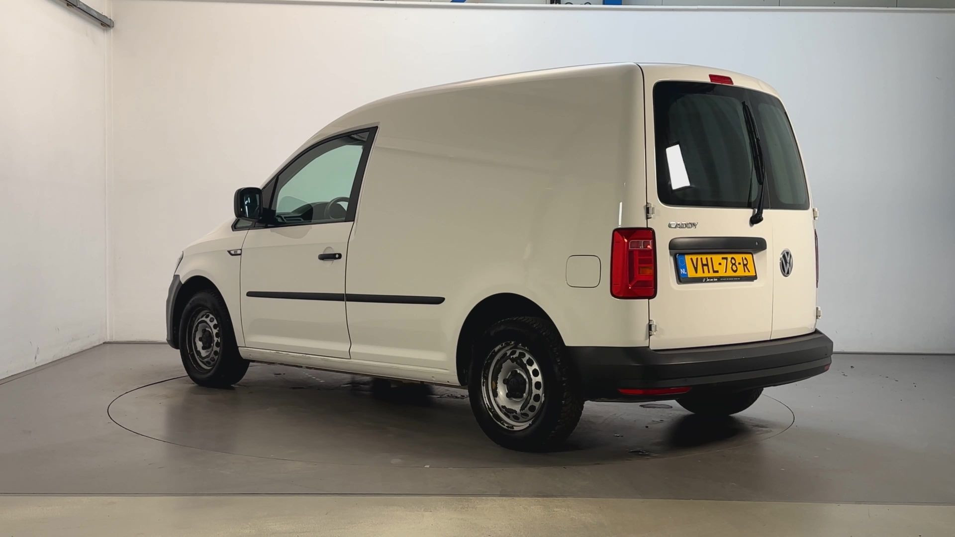 Foto van Volkswagen Caddy Modified Partition Wall