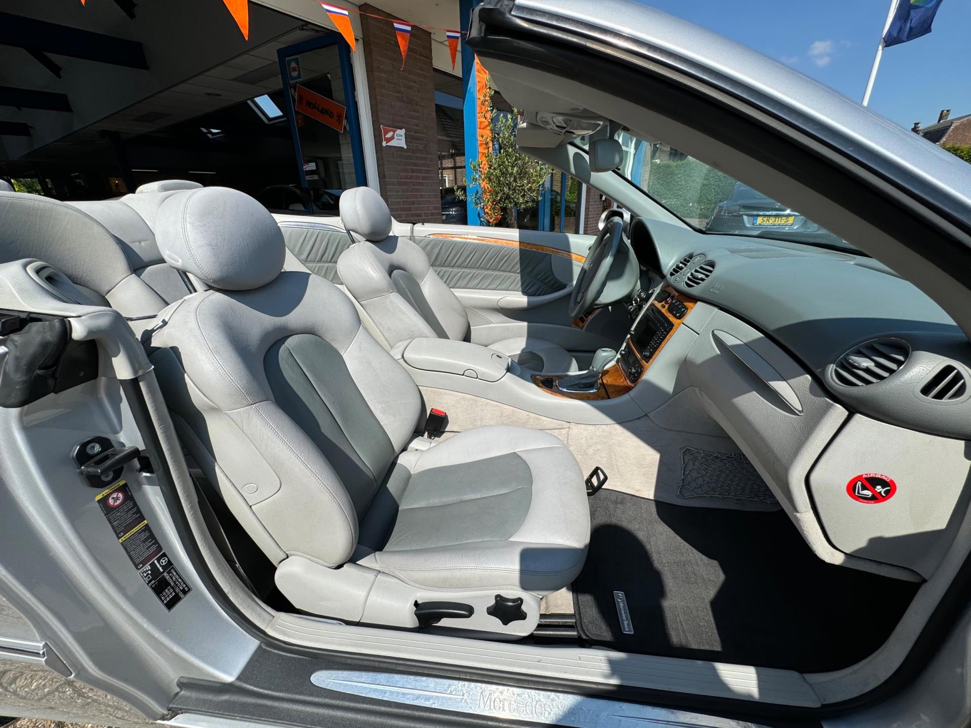 Foto van Mercedes-Benz CLK 240
