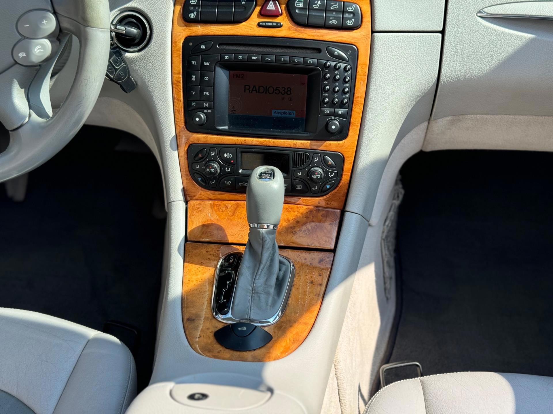 Foto van Mercedes-Benz CLK 240