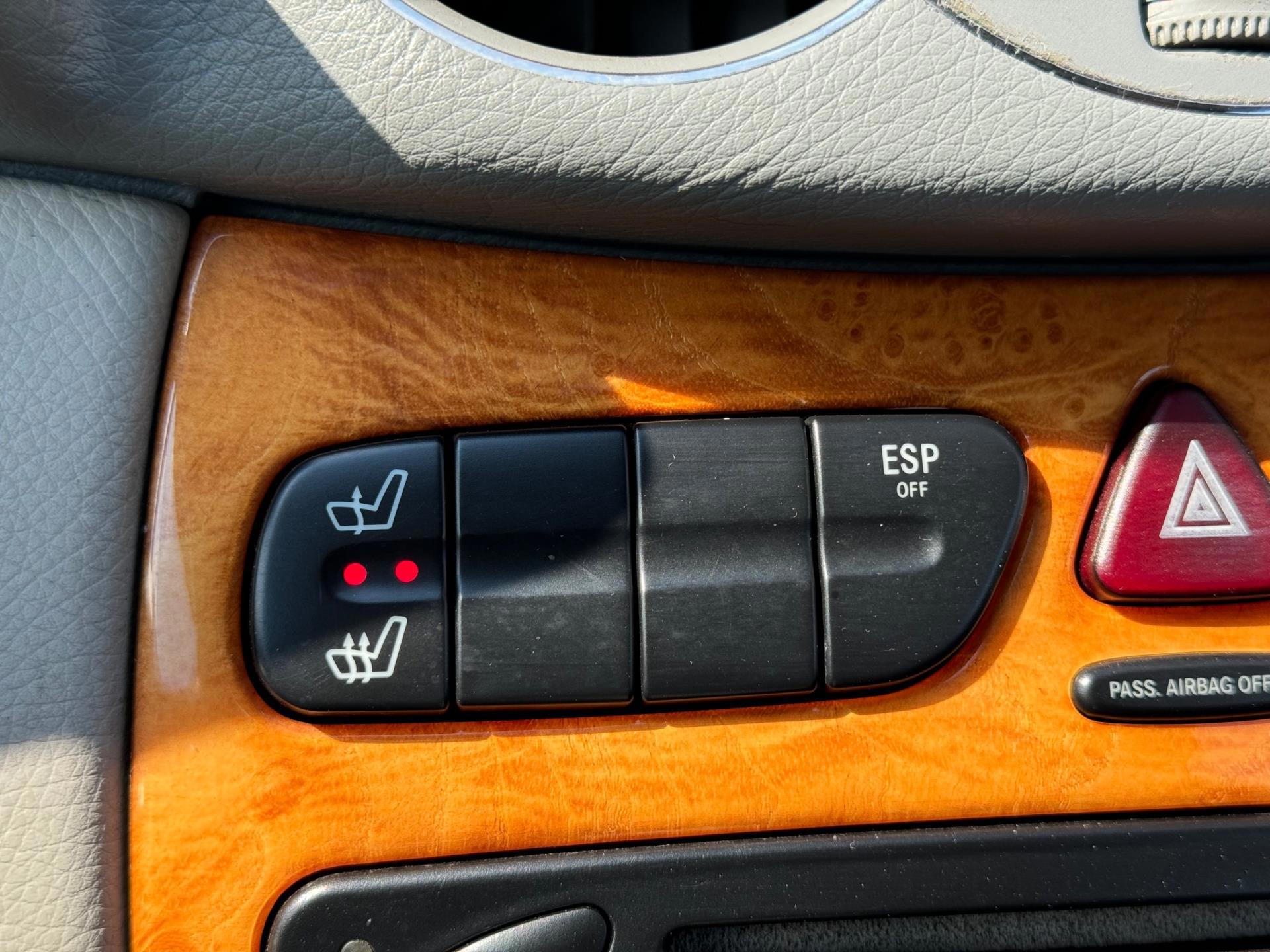 Foto van Mercedes-Benz CLK 240