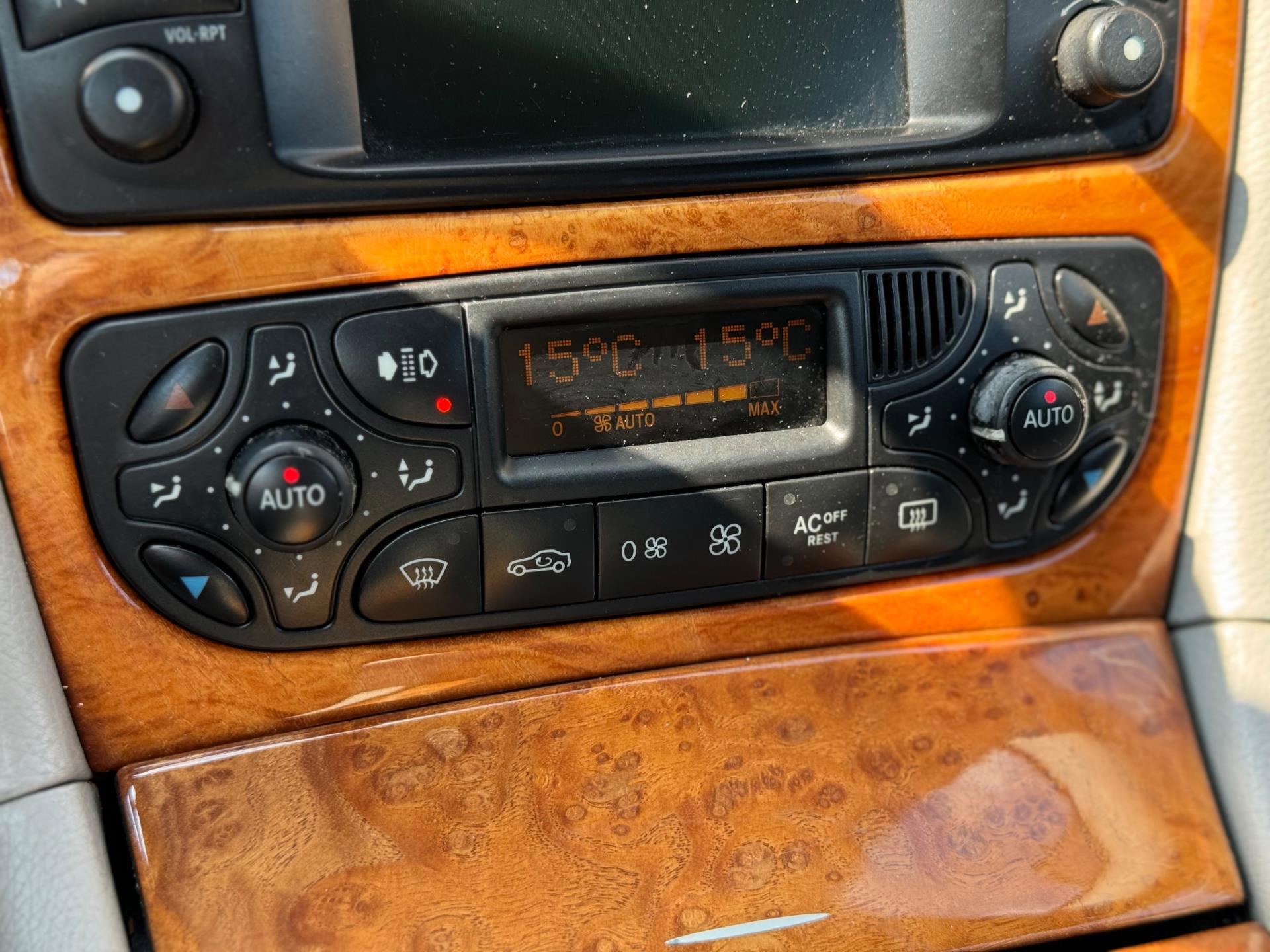 Foto van Mercedes-Benz CLK 240