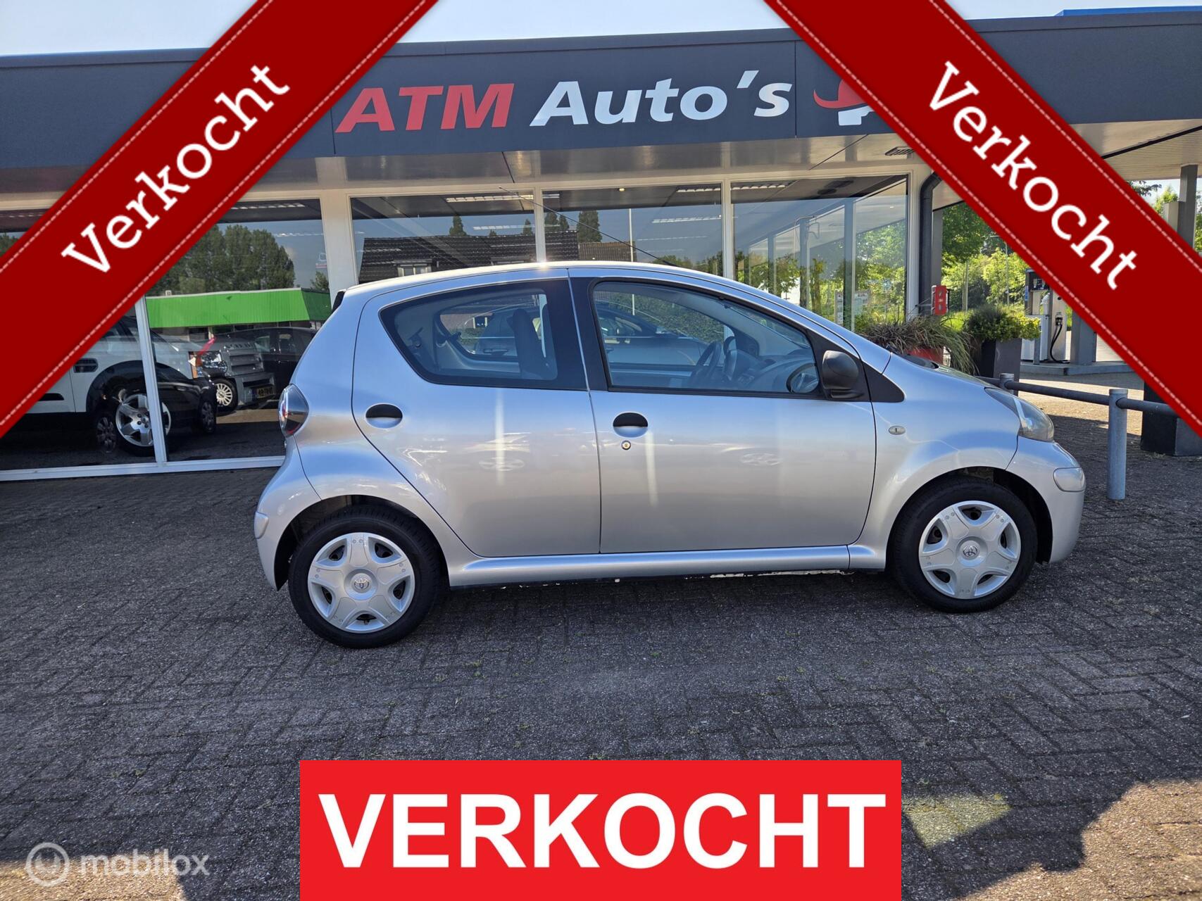Toyota Aygo 1.0-12V Cool 5 drs Airco NAP Dealer onderhouden 2011 - voorkant