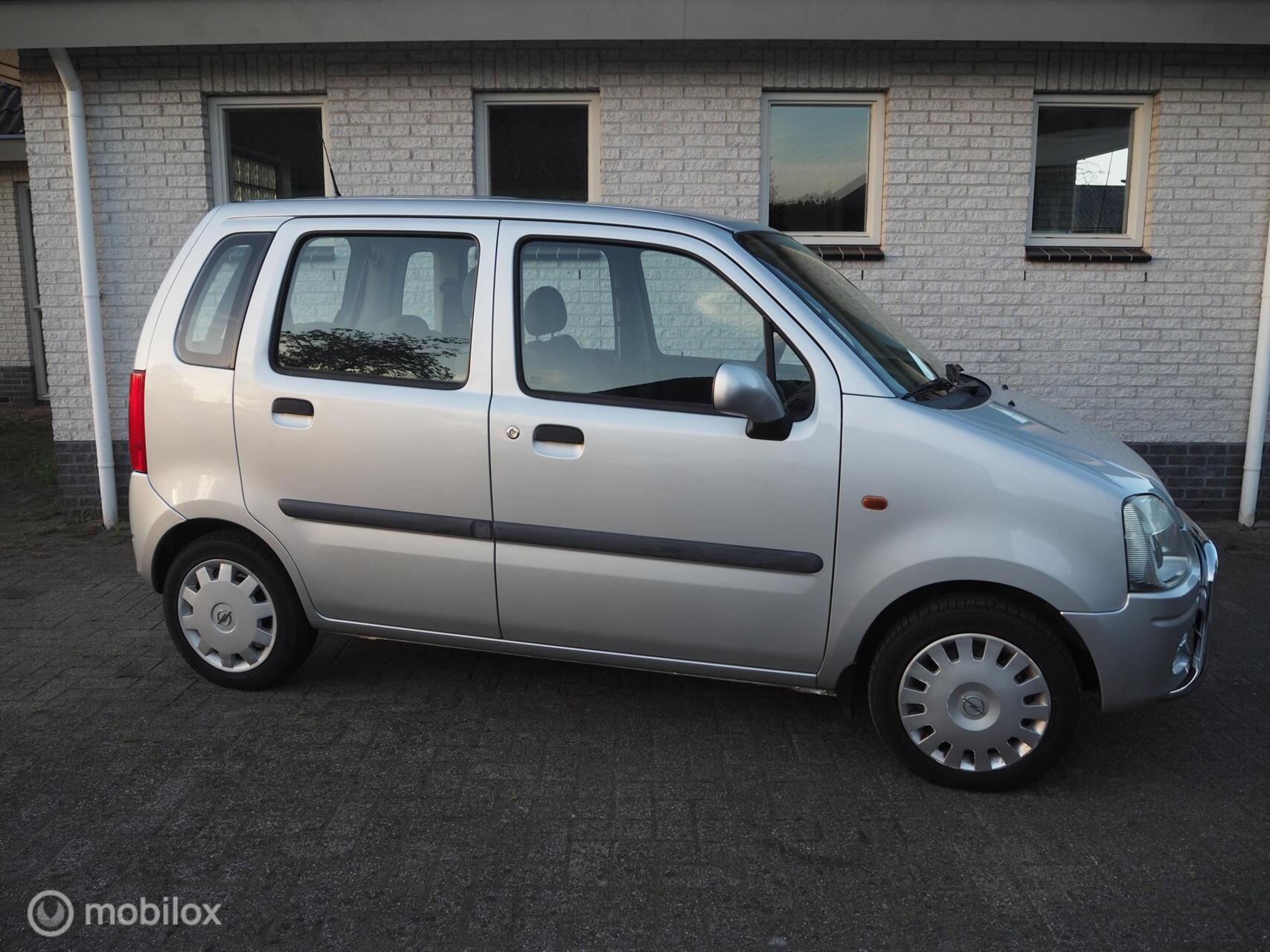 Foto van Opel Agila