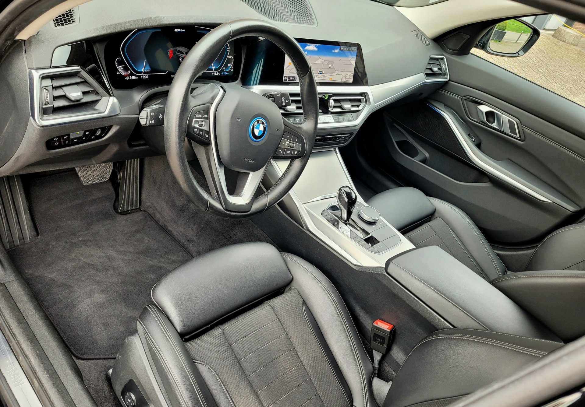 Foto van BMW 330e xDrive