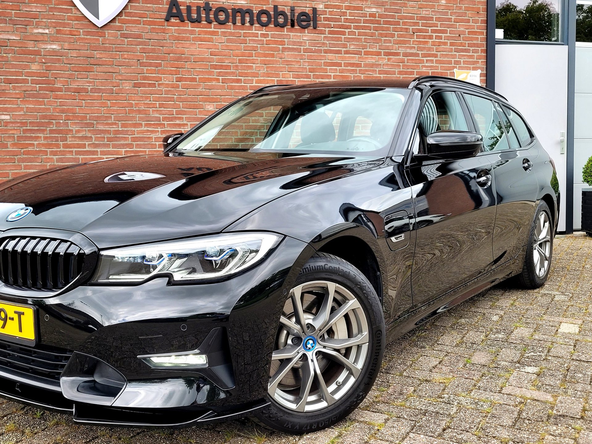 Foto van BMW 330e xDrive