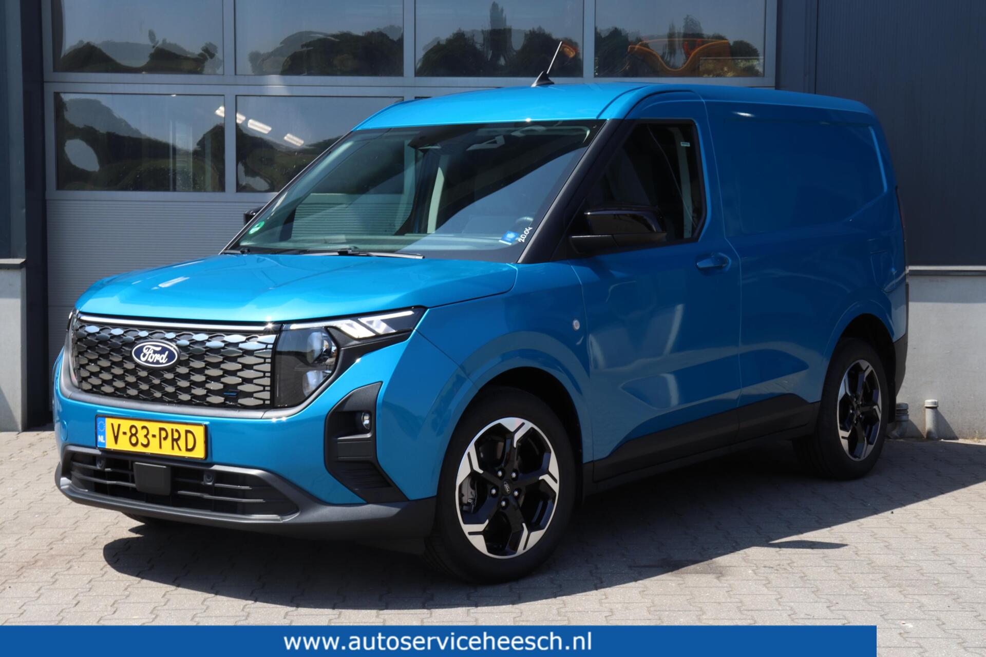 Ford Transit Courier Limited 44 kWh l FULL OPTION l NAVI l CLIMATE l STUURVERWARMING l LANE ASSIST l CAMERA 2025 - voorkant