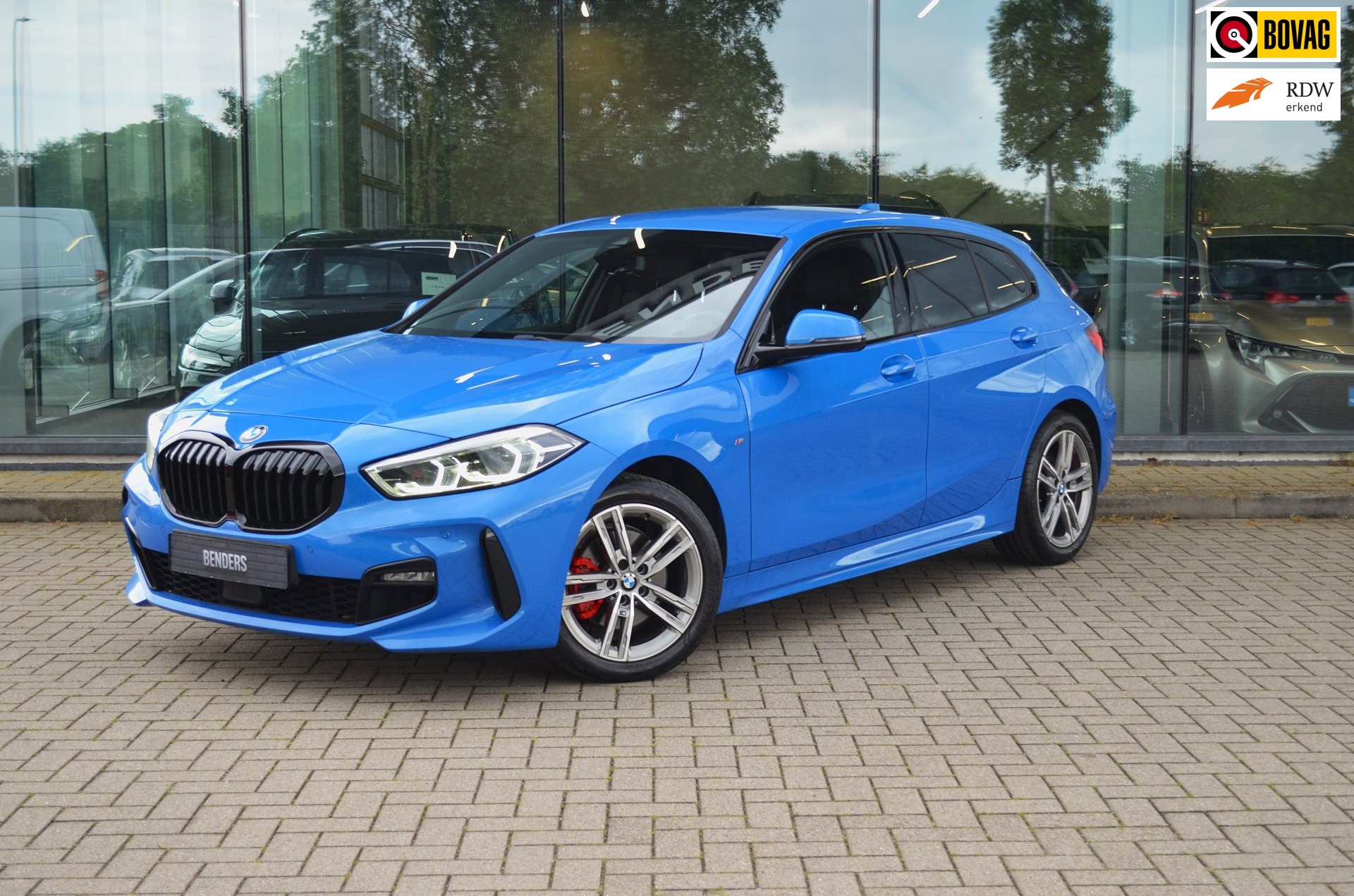BMW 1-serie 118i Executive | M-sport | Automaat | Leder | Acc | Navi | Sfeer 2020 - voorkant