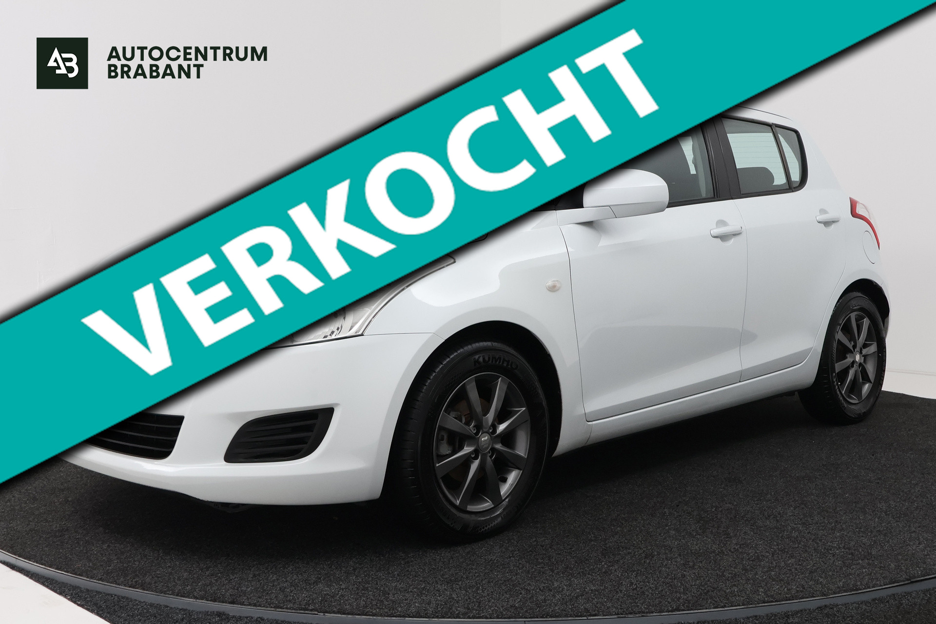 Suzuki Swift 1.2 Bandit EASSS (TREKHAAK, AIRCO) 2010 - voorkant