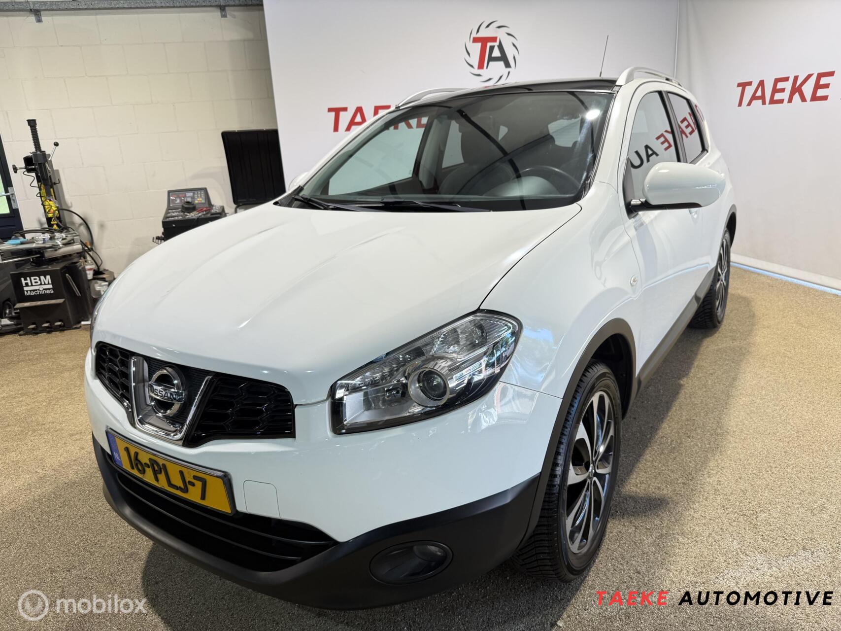 Nissan Nissan Qashqai 1.6Acenta CRUIS/CLIMA/PANO/CAM/APK/NAP/1EIG 2011 - voorkant