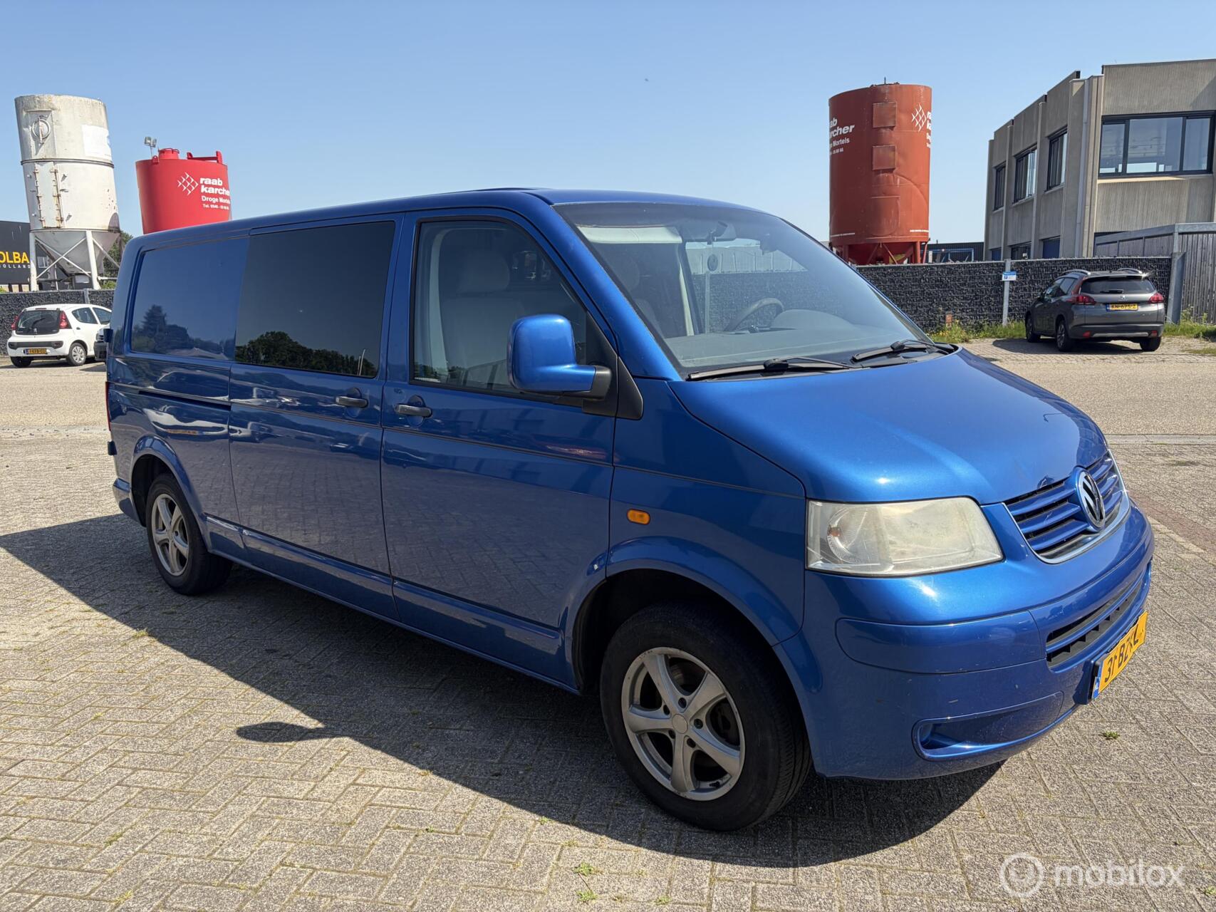 Volkswagen Transporter 2.5 TDI 340 Trendline DC 2006 - voorkant