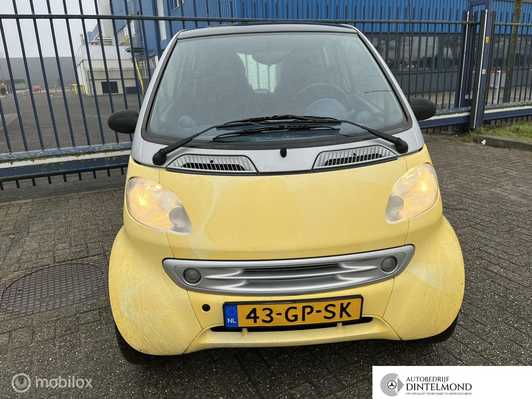 Smart City-coupé Aqua Vanilla Panorama Dak Airco smart & passion 2001 - voorkant