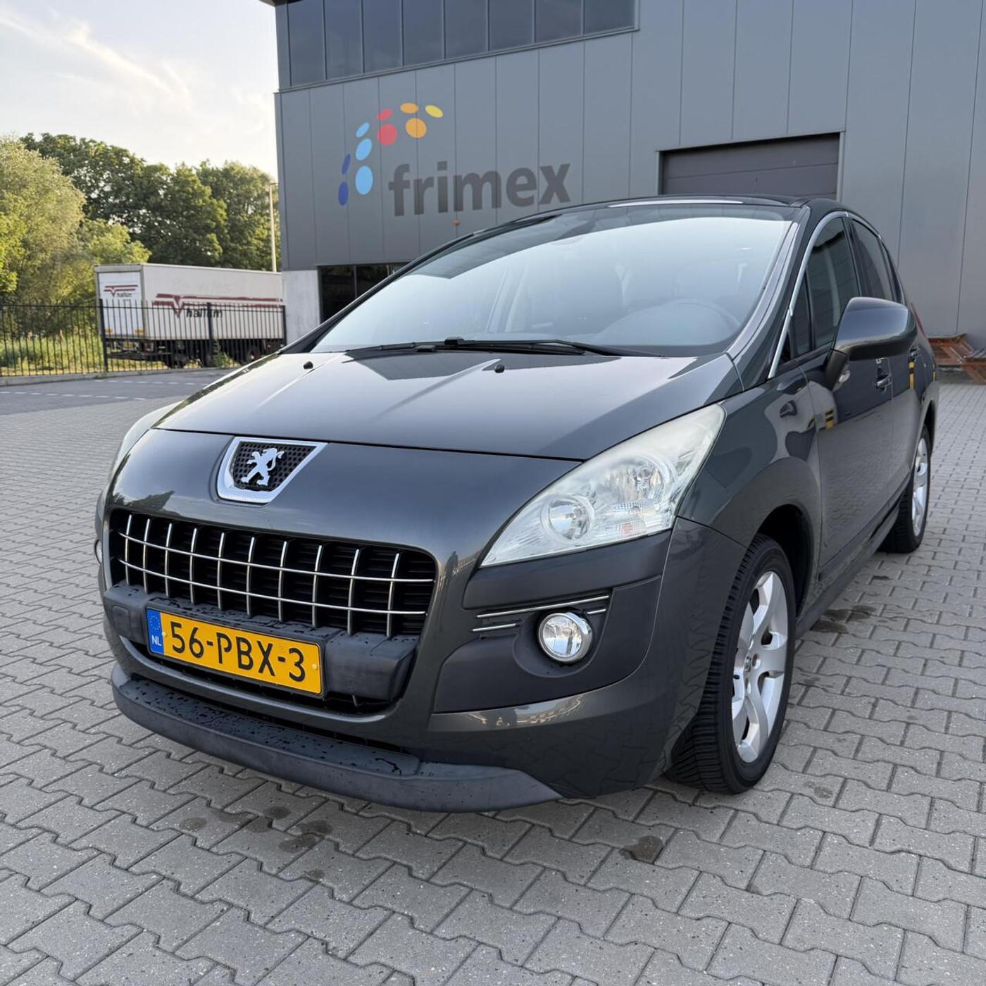 Peugeot 3008 1.6 GT | Panoramadak | Trekhaak | NW APK. 2011 - voorkant