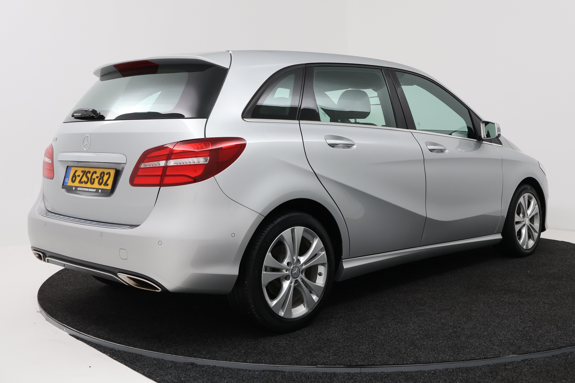Foto van Mercedes-Benz B 180