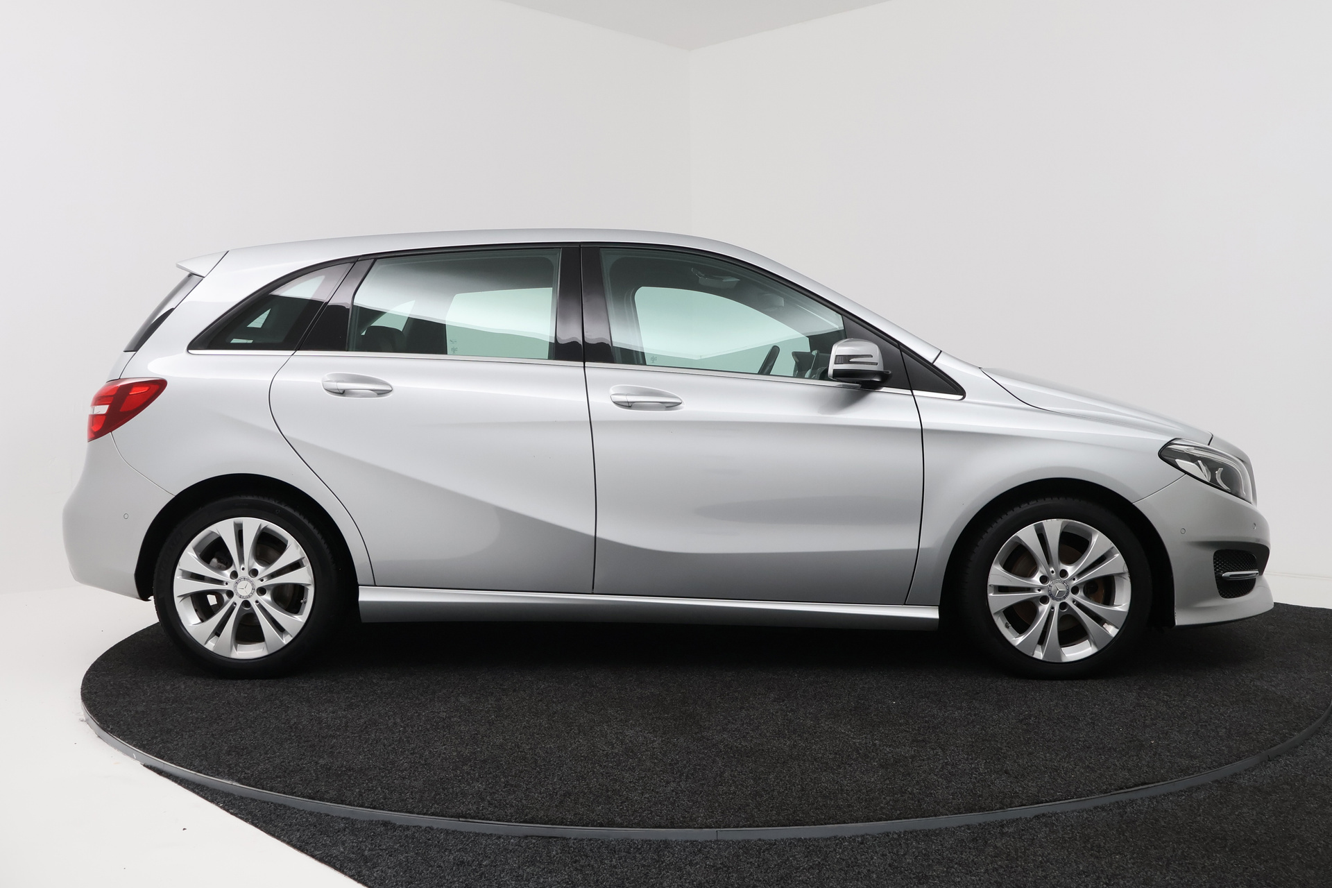 Foto van Mercedes-Benz B 180
