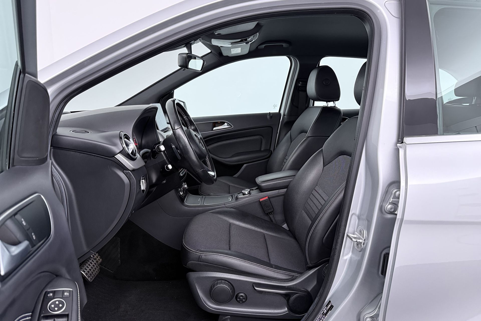 Foto van Mercedes-Benz B 180