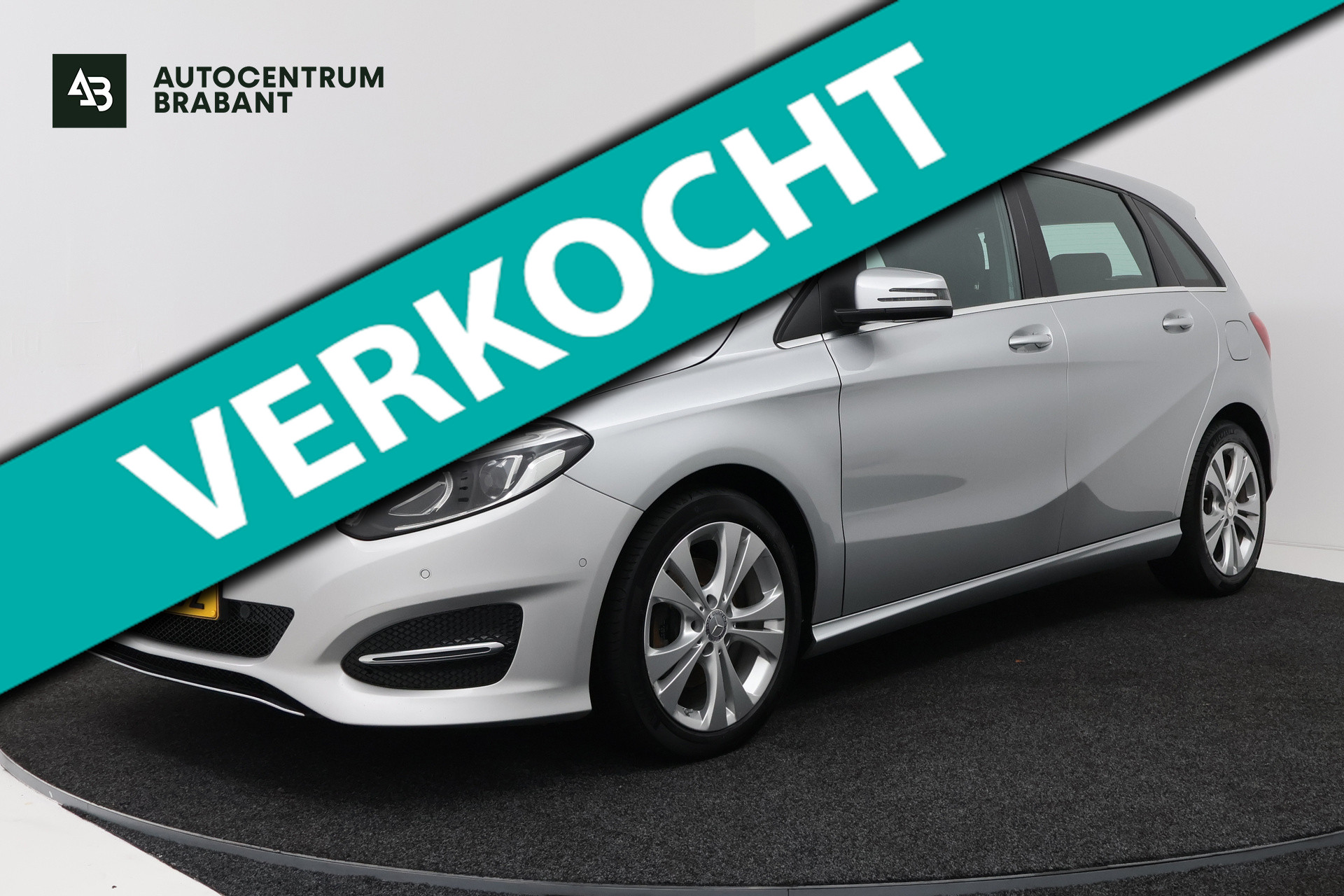 Mercedes-Benz B 180 180 Ambition (NAVIGATIE, CRUISE CONTROL, PARKEERSENSOREN) 2015 - voorkant