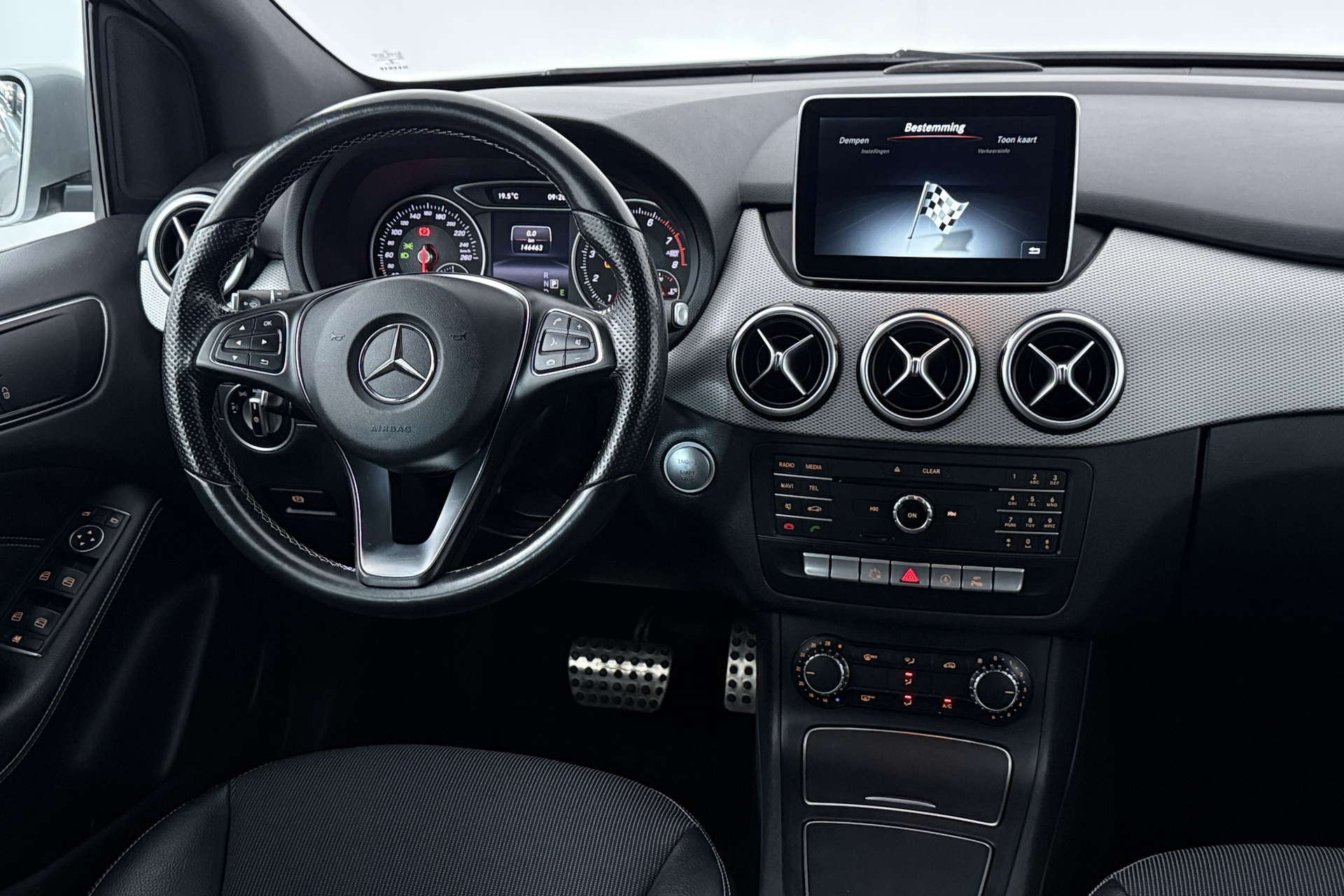 Foto van Mercedes-Benz B 180