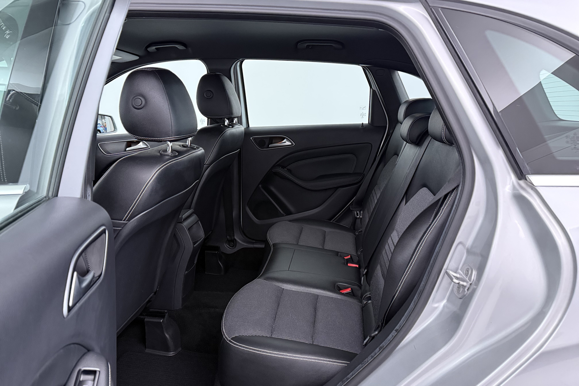 Foto van Mercedes-Benz B 180
