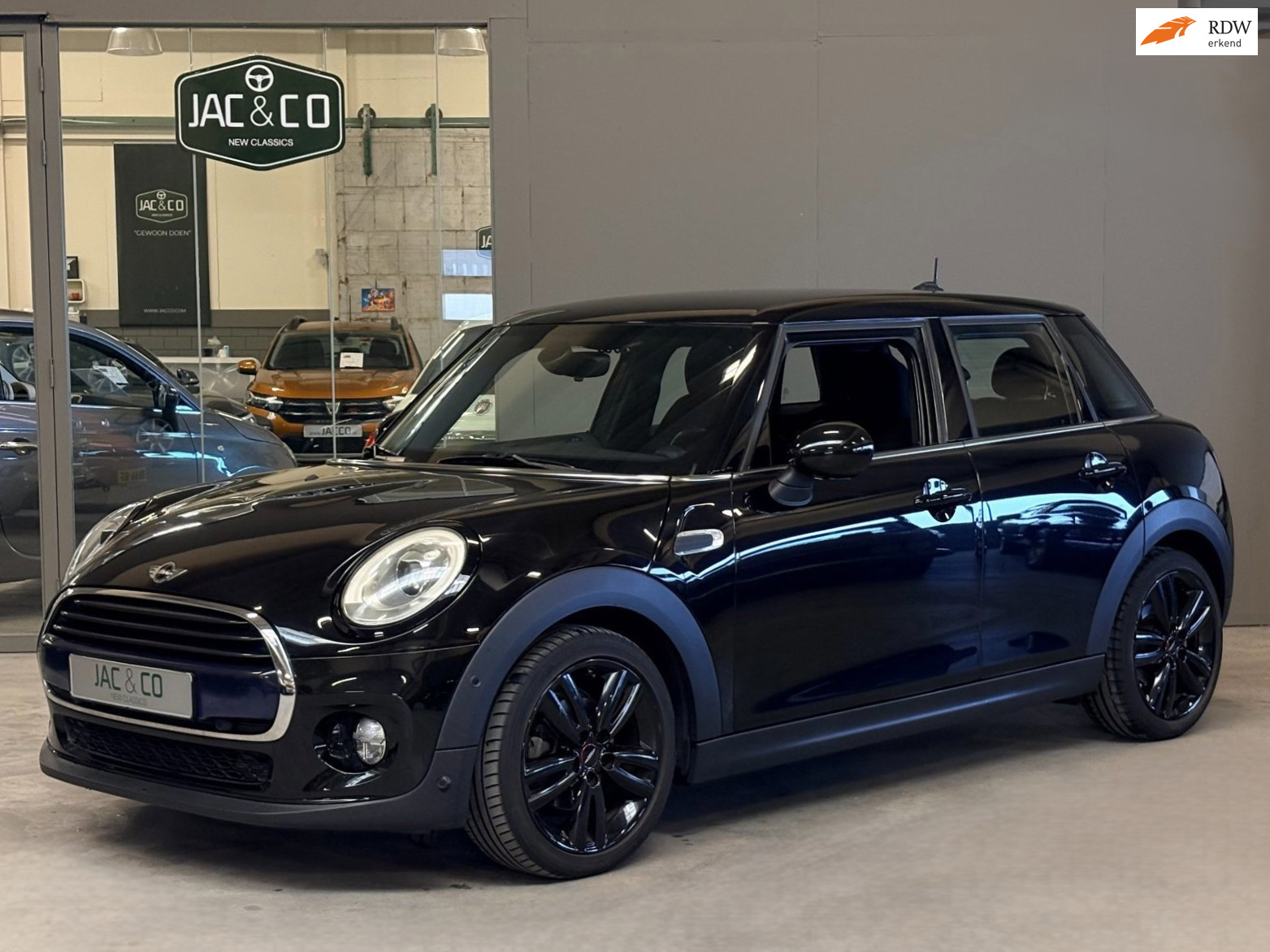 Foto van MINI COOPER
