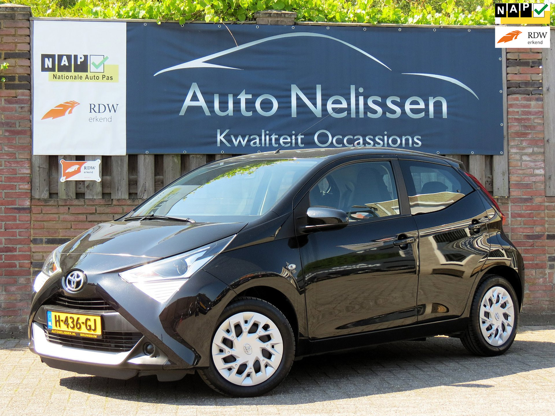 Toyota Toyota Aygo 1.0 VVT-i x-play | AIRCO | CRUISE CONTROL | ACHTERUITRIJCAMERA | DEALER OH | 2020 - voorkant
