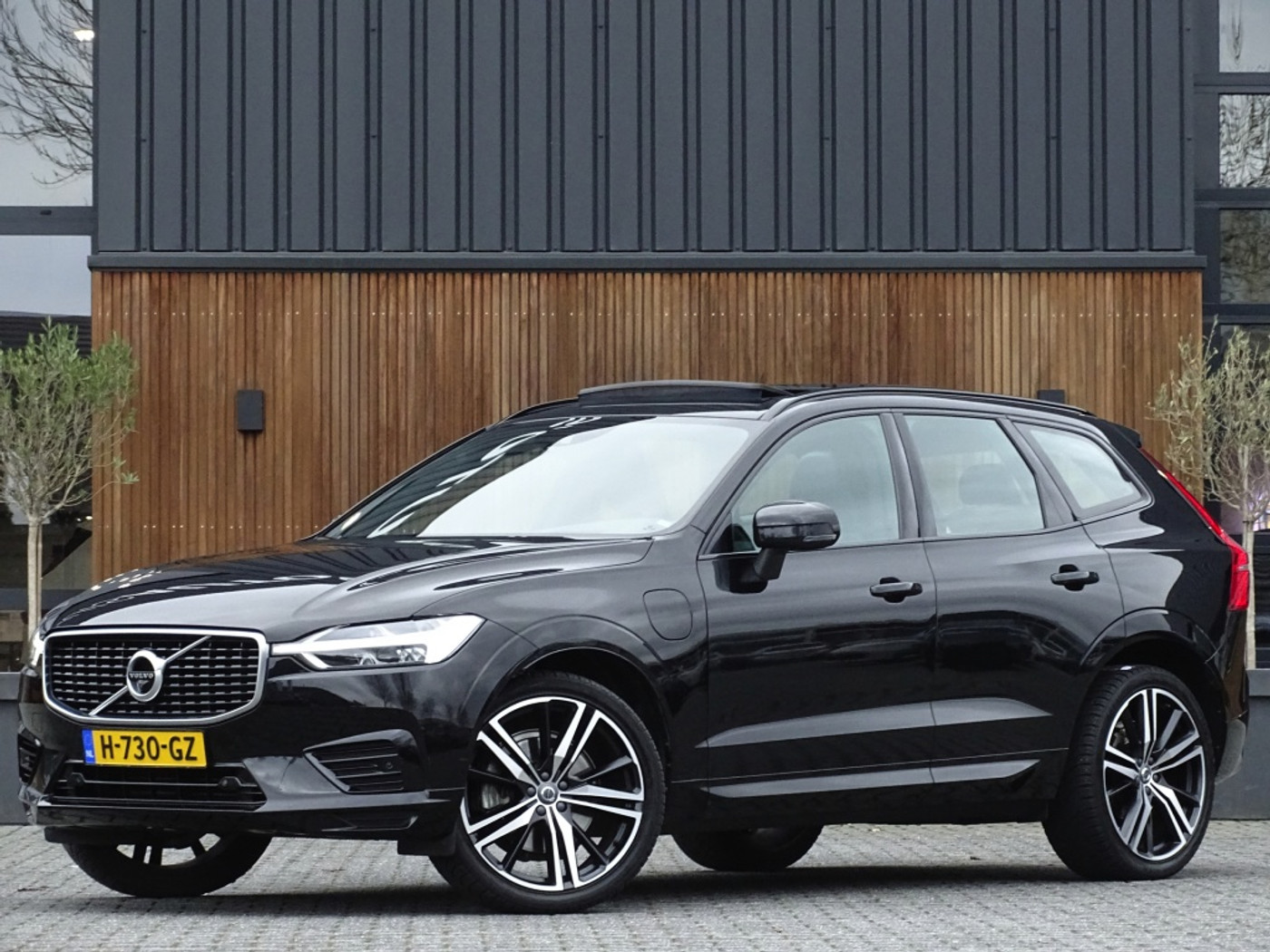 Volvo Xc60 2.0 T8 Twin Engine AWD R-Design 2020 - voorkant