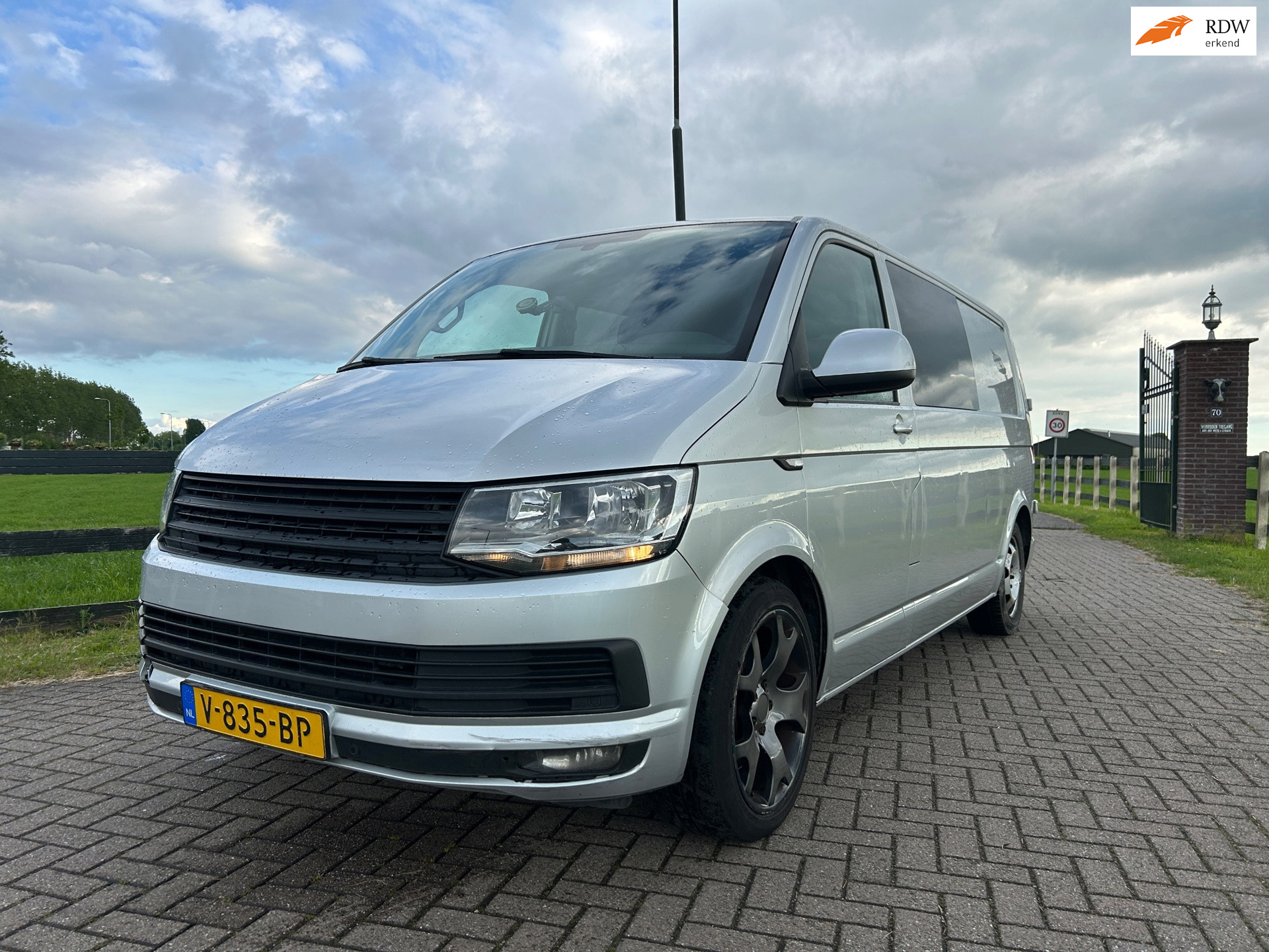 Volkswagen Transporter 2.0 TDI L2H1 DC Comfortline Plus DSG 2017 - voorkant