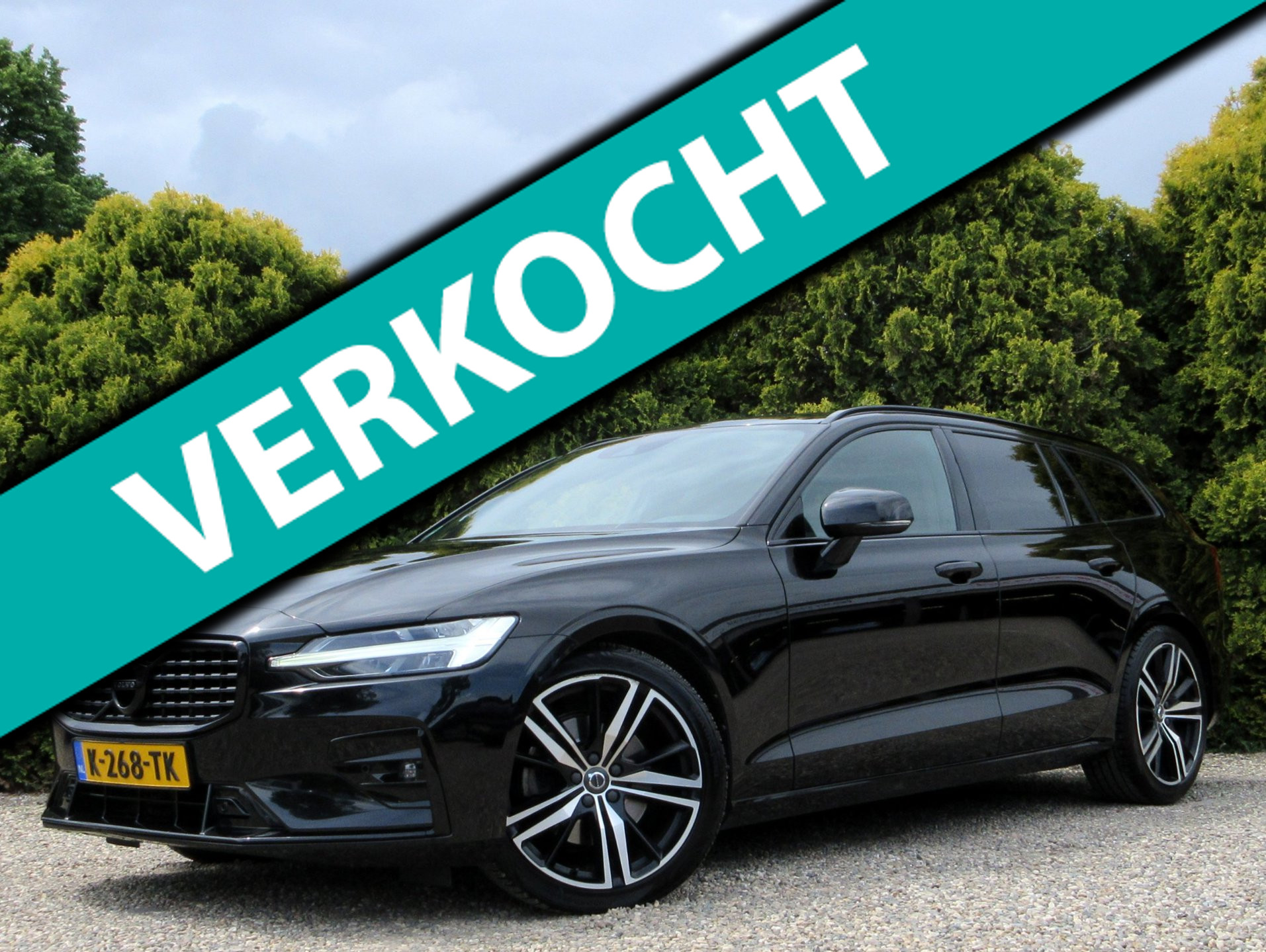 Volvo V60 2.0 B3 R-Design Automaat * Pano * Trekhaak * 2021 - voorkant