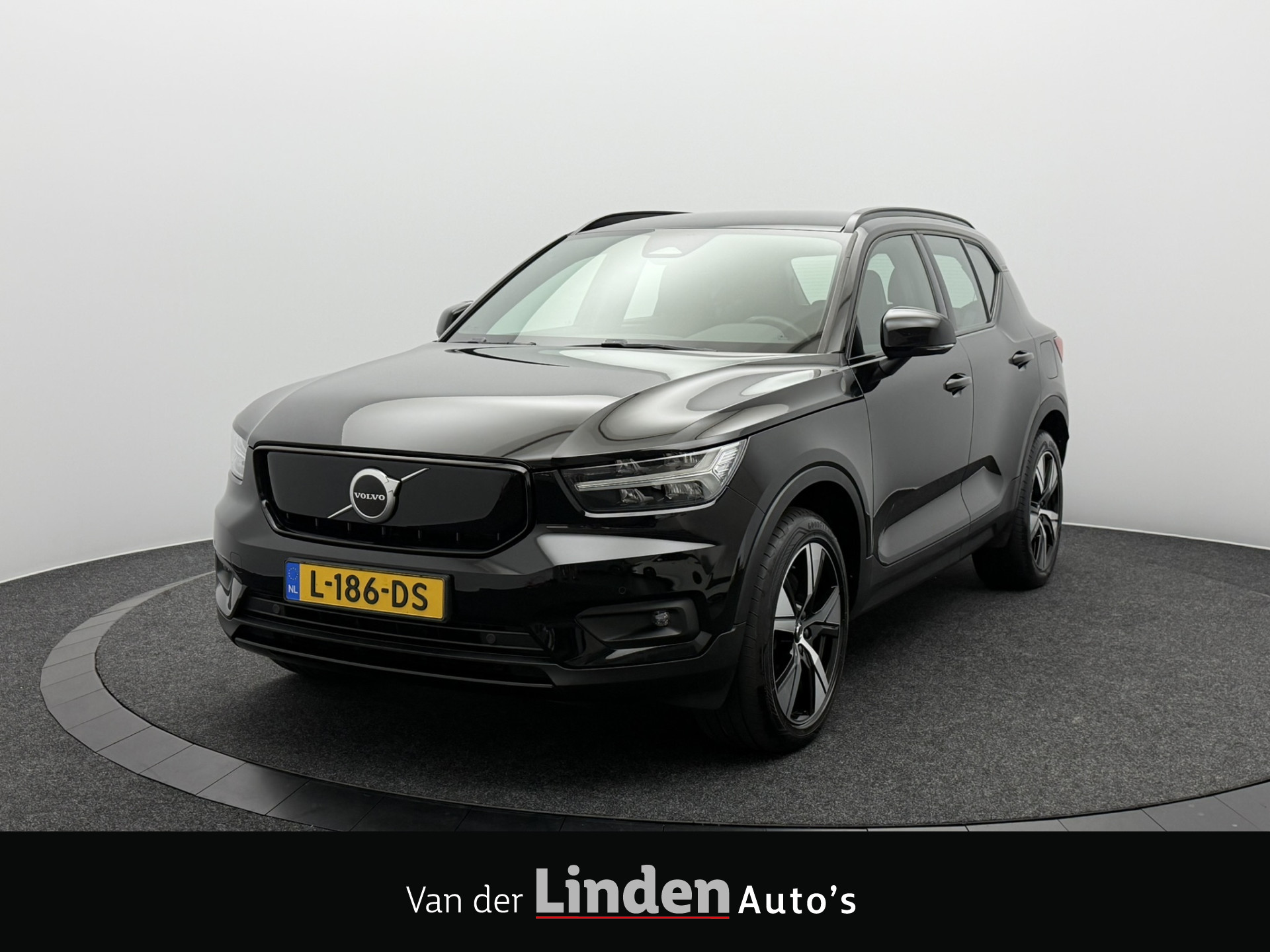 Volvo XC40 Recharge P8 AWD R-Design SOH 93% | Warmtepomp | Camera | Navigatie | Stoel/Stuurverwarming 2021 - voorkant