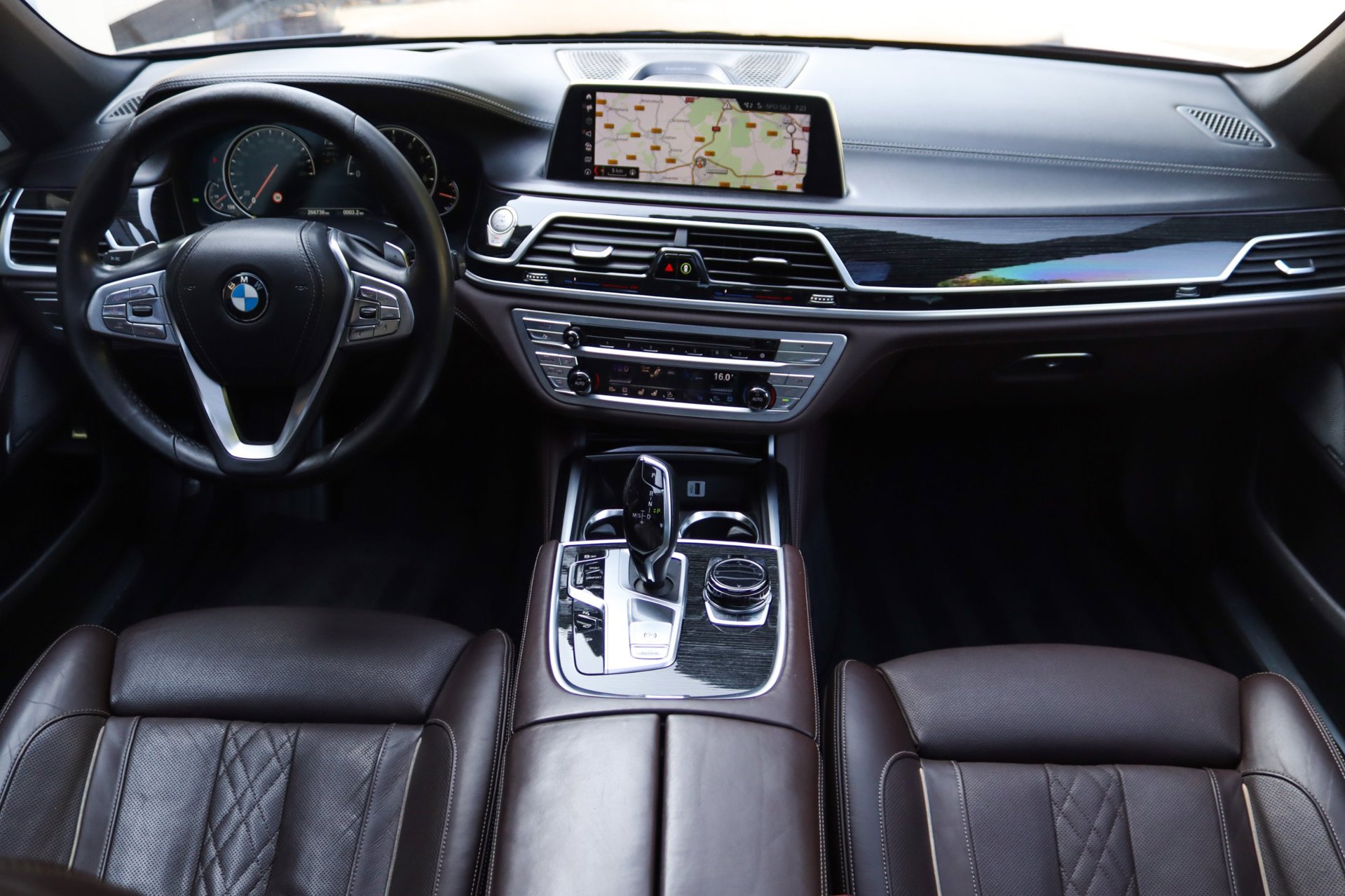 Foto van BMW 740li