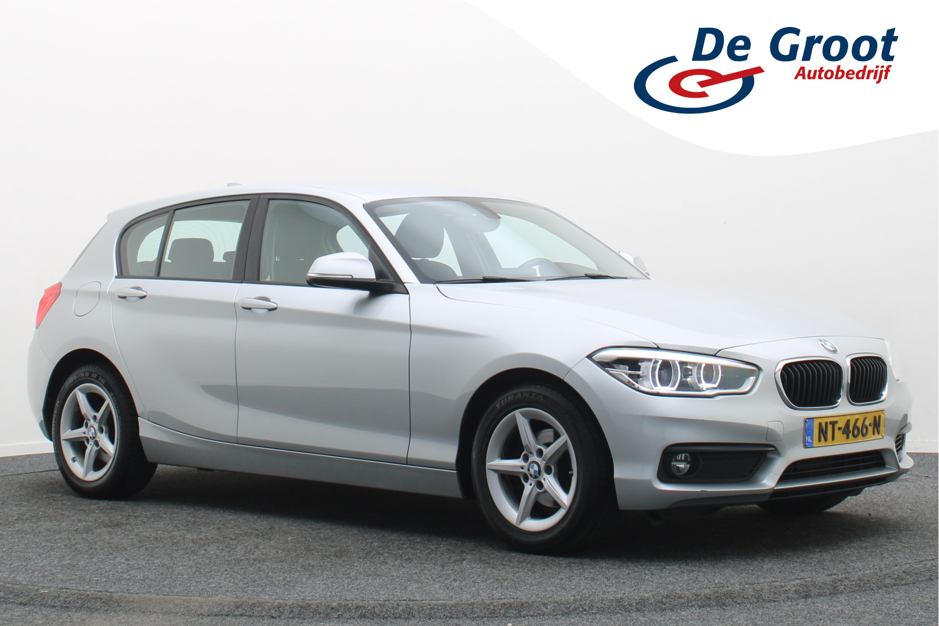 BMW 1-serie 116i EXECUTIVE / Navigatie / Climate control / 2017 - voorkant