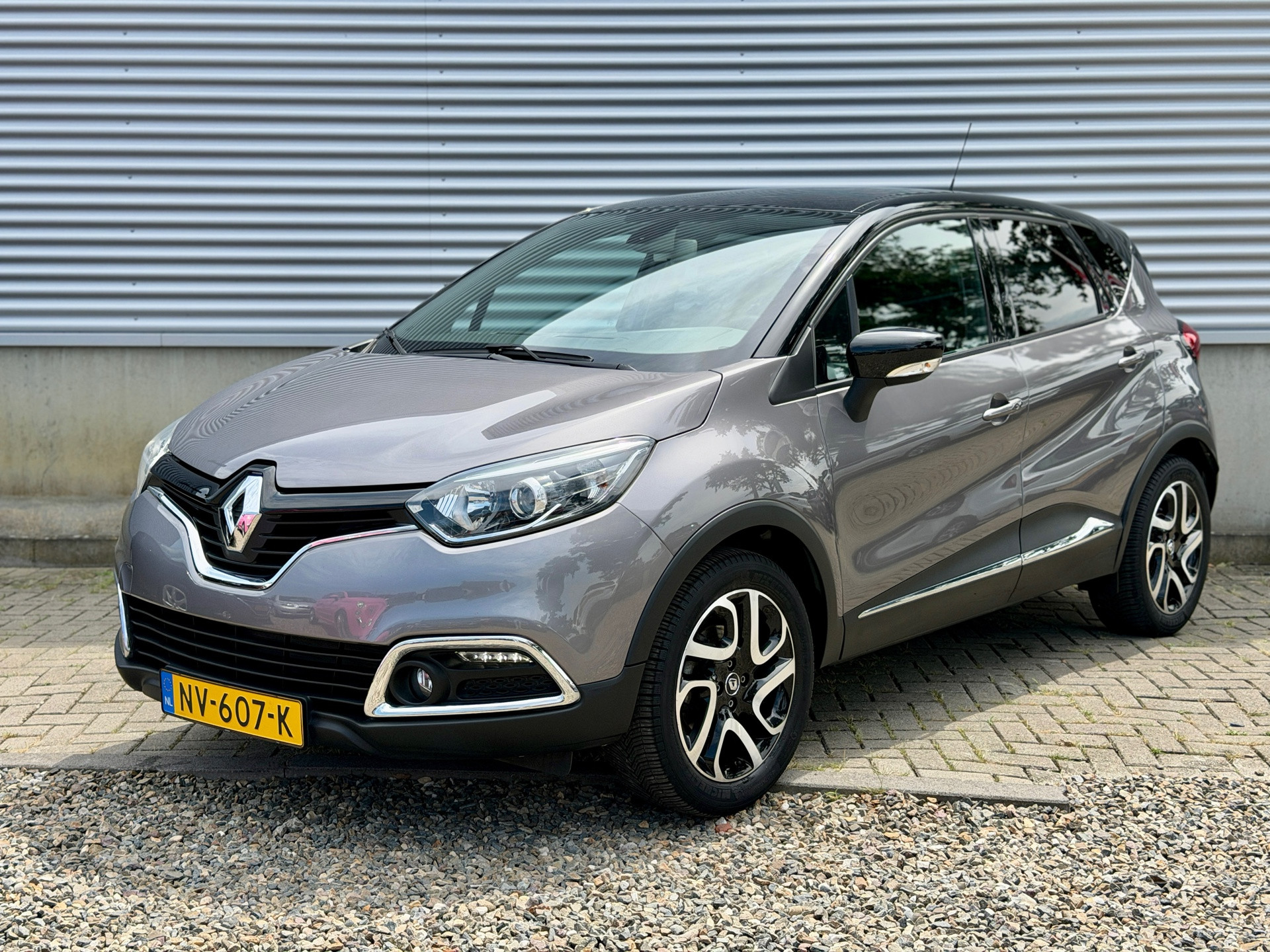 Renault Captur 1.2 TCe Dynamique 120pk 4 cilinder | Dealer oh, trekhaak, camera | 2017 - voorkant