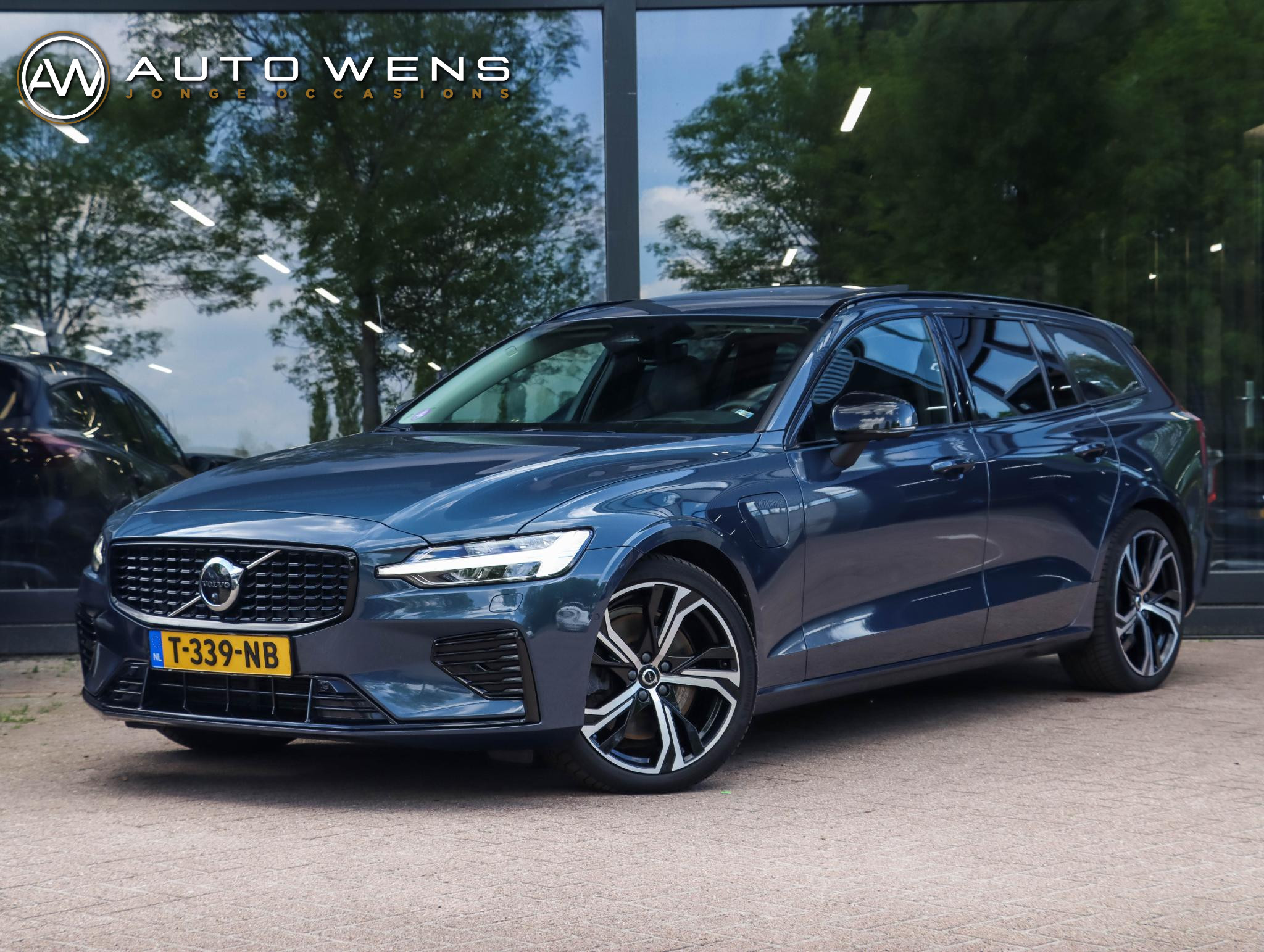 Volvo V60 T6 AWD Plus Dark 2023 - voorkant