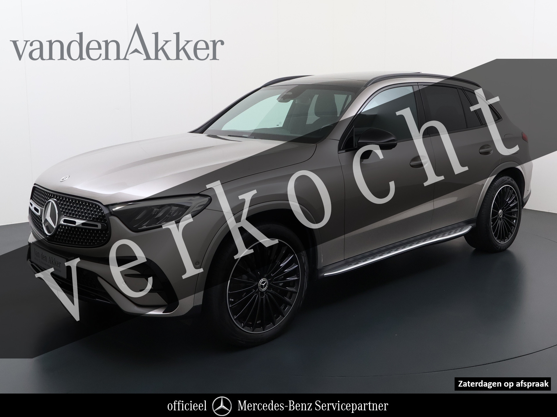 Mercedes-Benz GLC 400 E 4Matic 400e 4Matic AMG 381PK // Airmatic // Trekhaak // Achteras besturing // Panoramadak // Memory // Treeplanken // 20 inch // Camera 2023 - voorkant