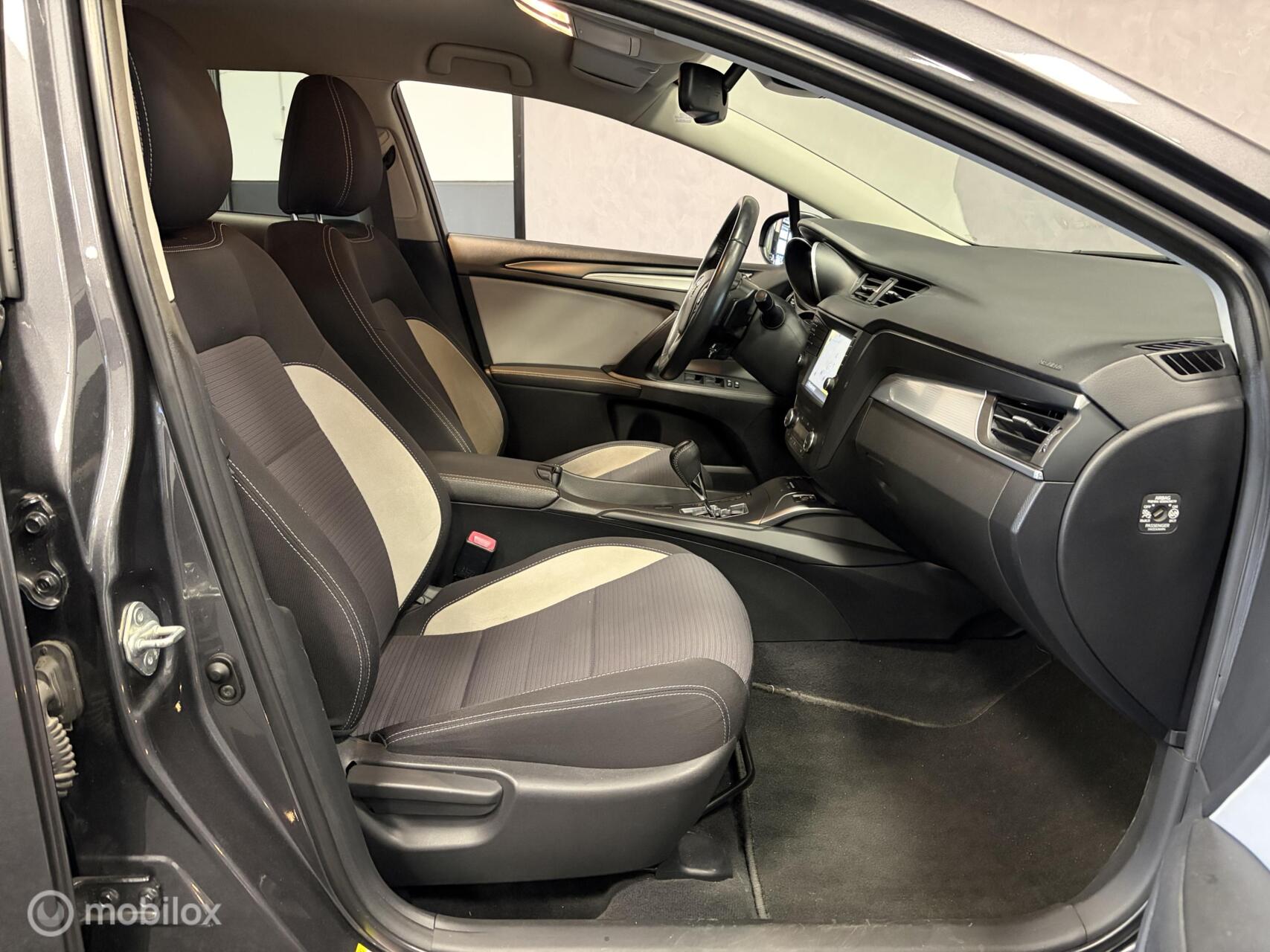 Foto van Toyota Avensis Touring Sports