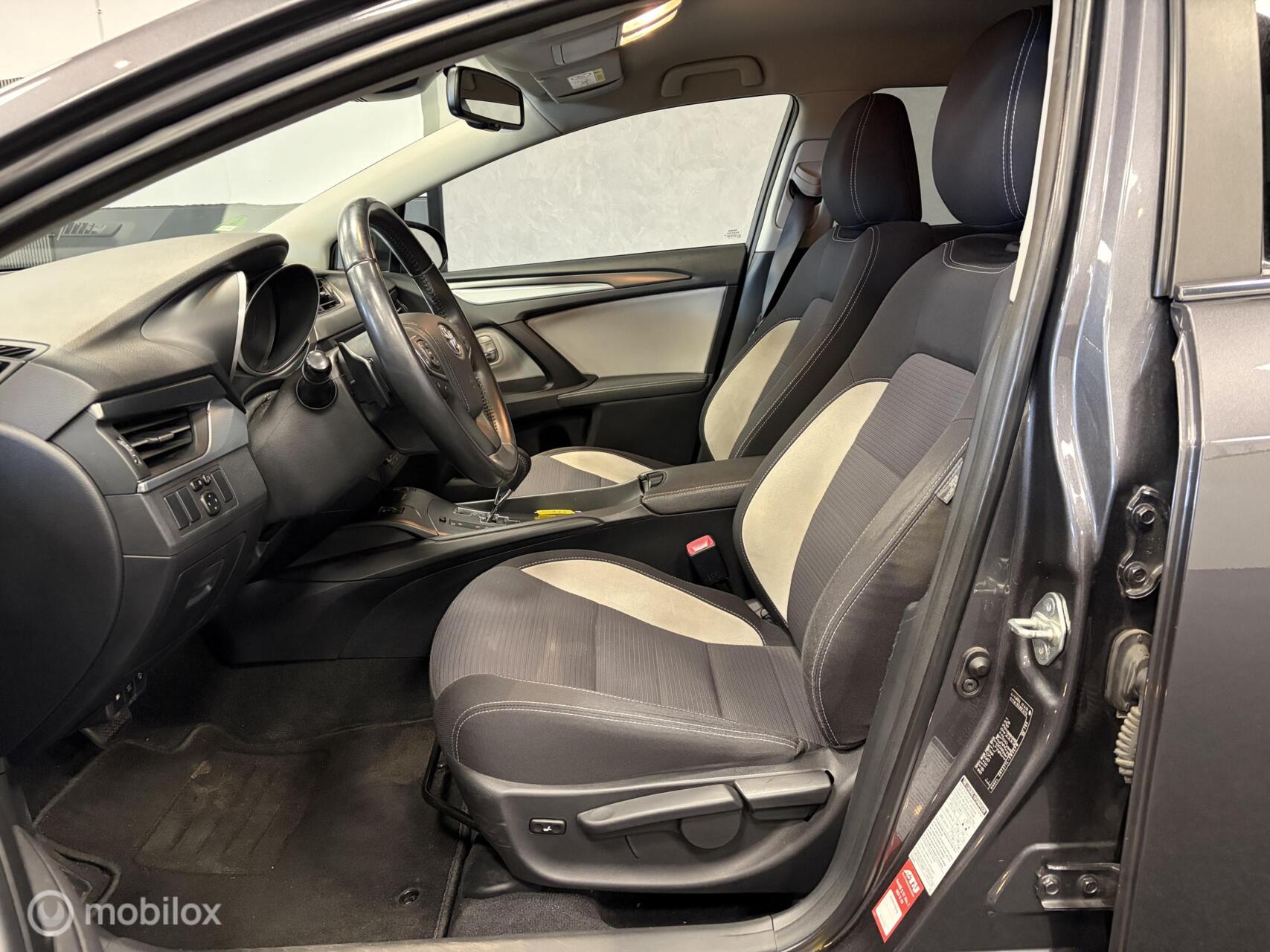 Foto van Toyota Avensis Touring Sports