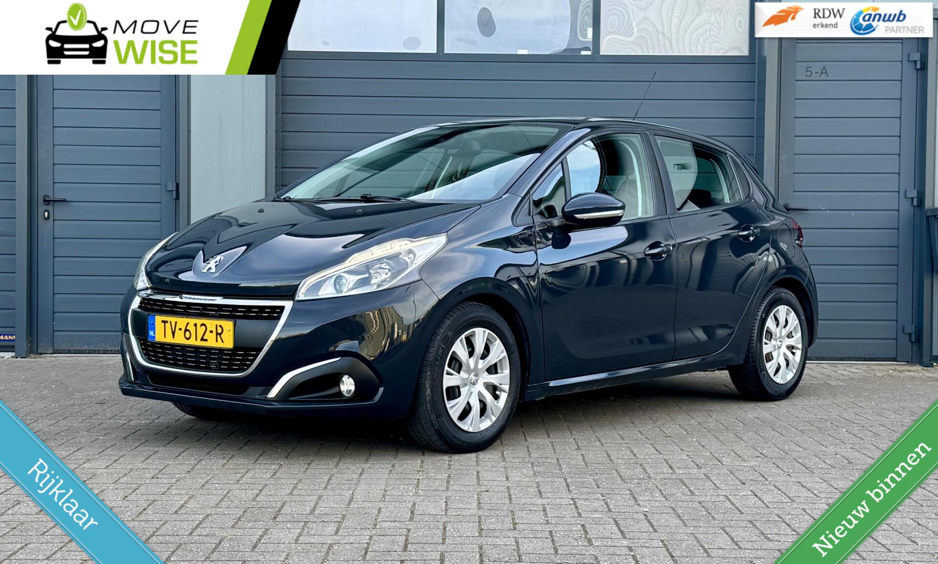 Peugeot 208 1.2 Signature | LAGE KM NAP ! | bj. 2018 | RIJKLAAR & RIEM v.v. | 5 Deurs | Carplay | Cruise | Airco | 2018 - voorkant
