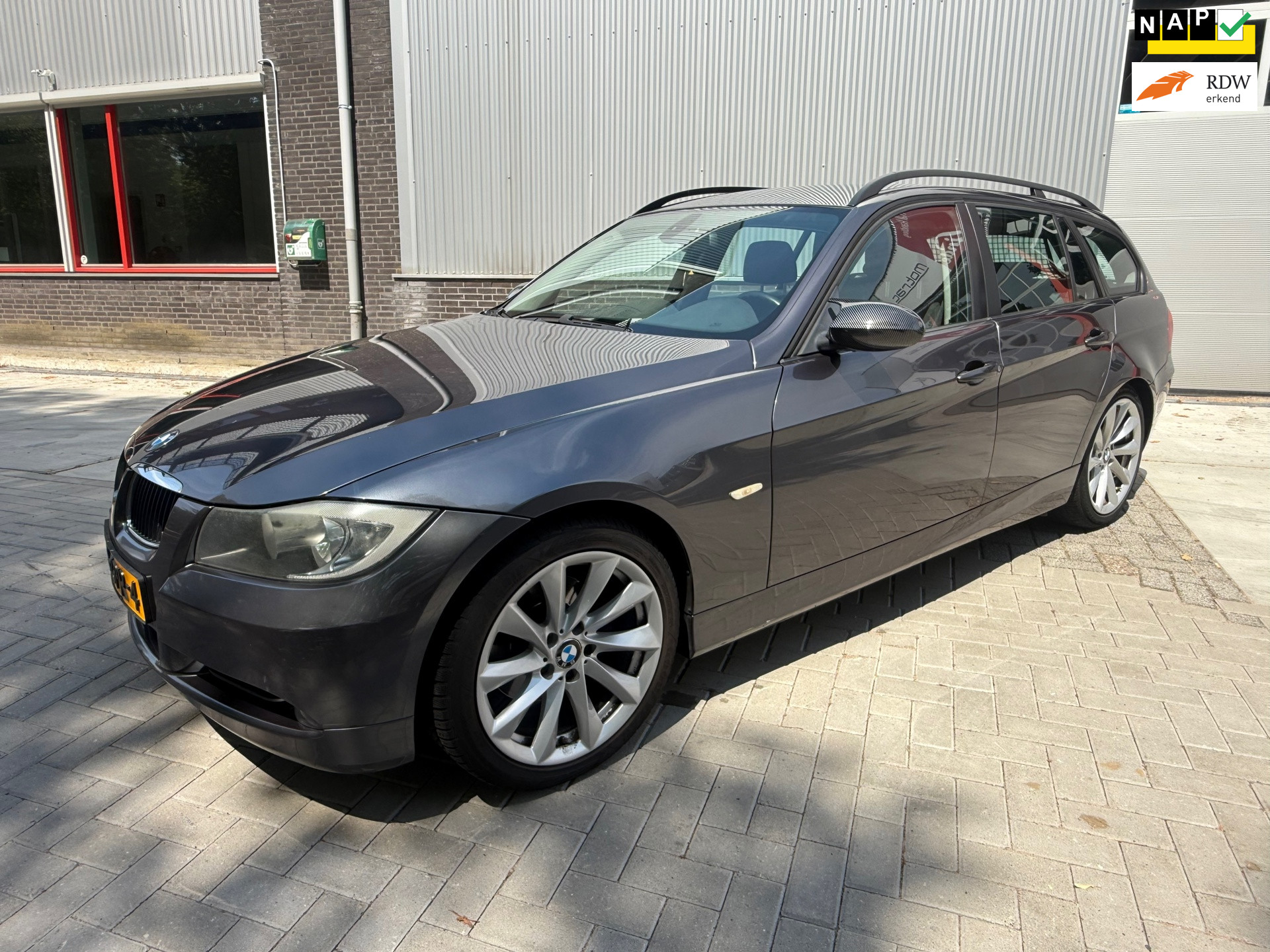 BMW 3er Reihe 320i Executive 2008 - voorkant