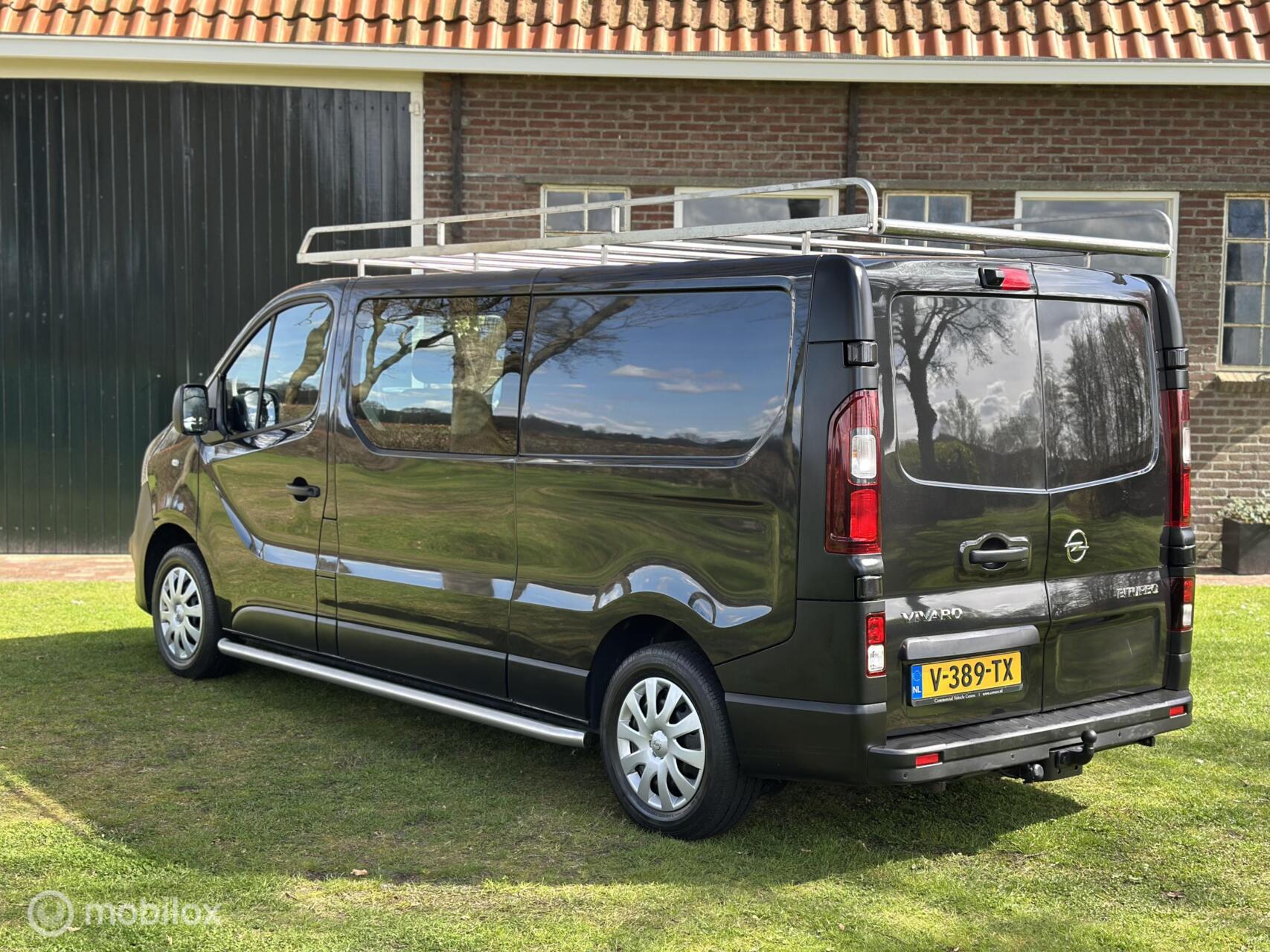 Foto van Opel Vivaro-b