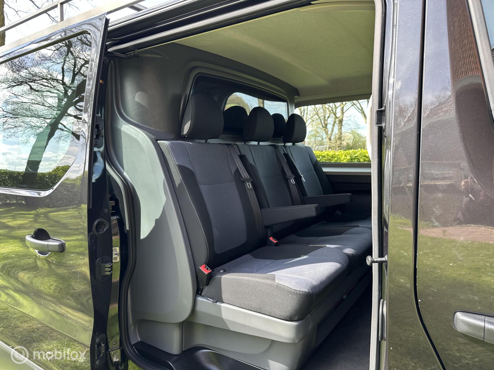 Foto van Opel Vivaro-b