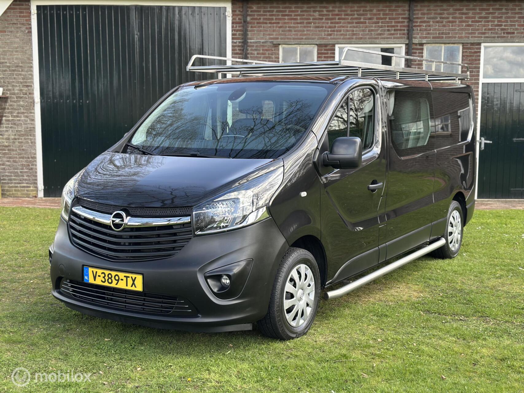 Foto van Opel Vivaro-b