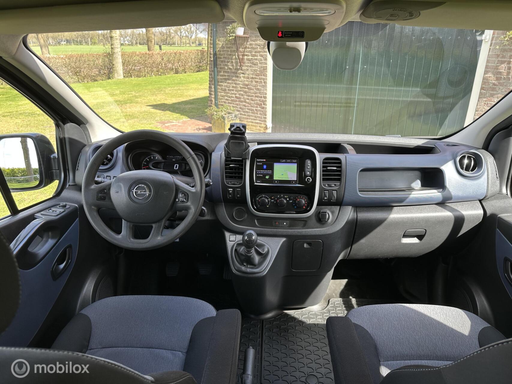 Foto van Opel Vivaro-b