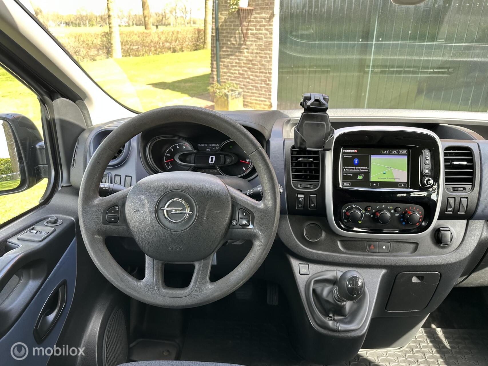 Foto van Opel Vivaro-b