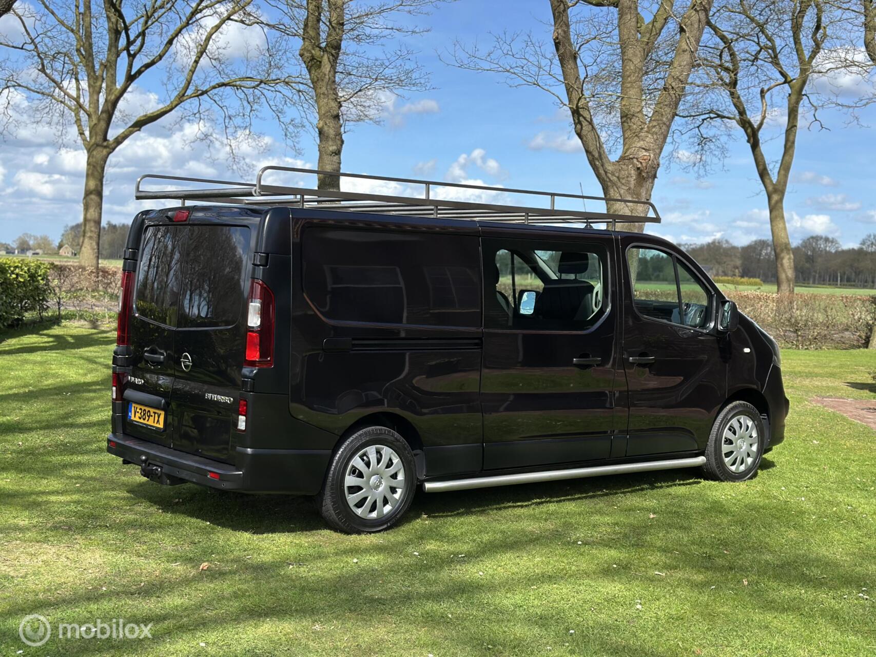 Foto van Opel Vivaro-b