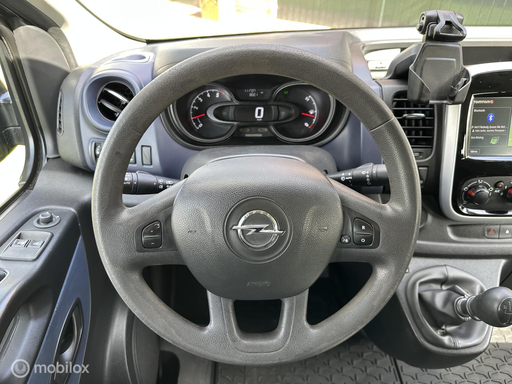 Foto van Opel Vivaro-b