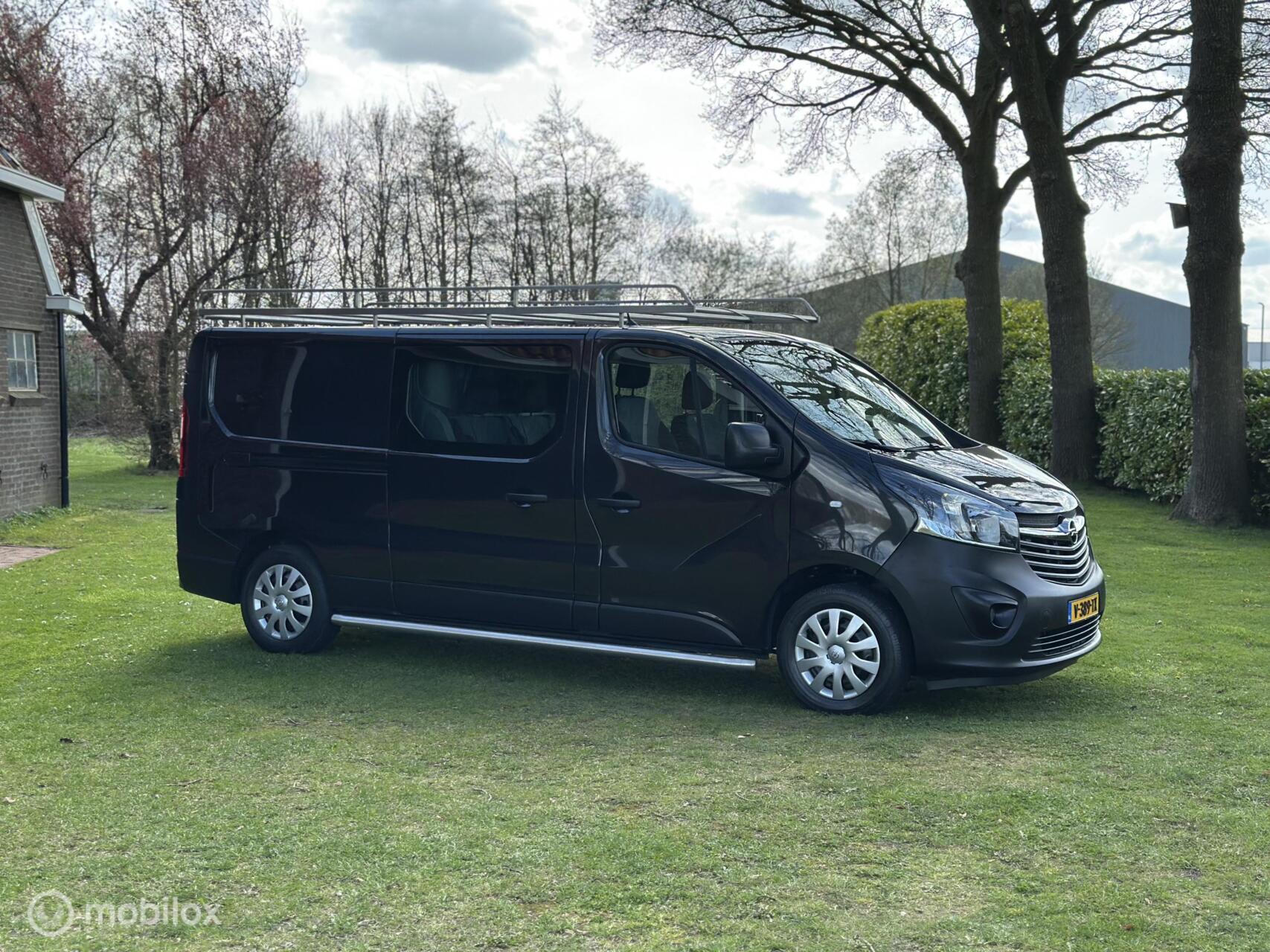 Foto van Opel Vivaro-b