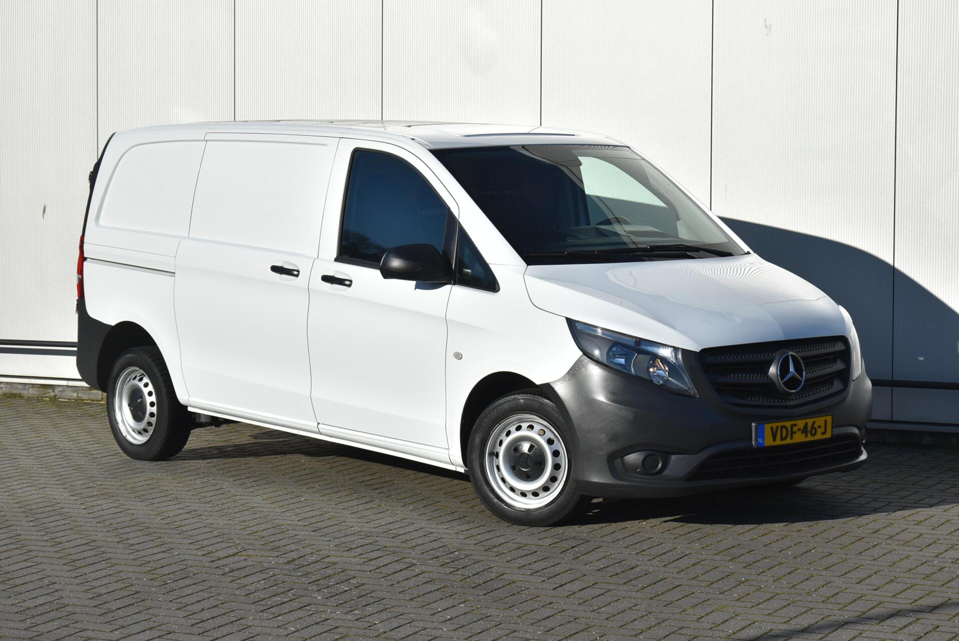Mercedes-Benz Vito 111 CDI Functional Lang 2019 - voorkant