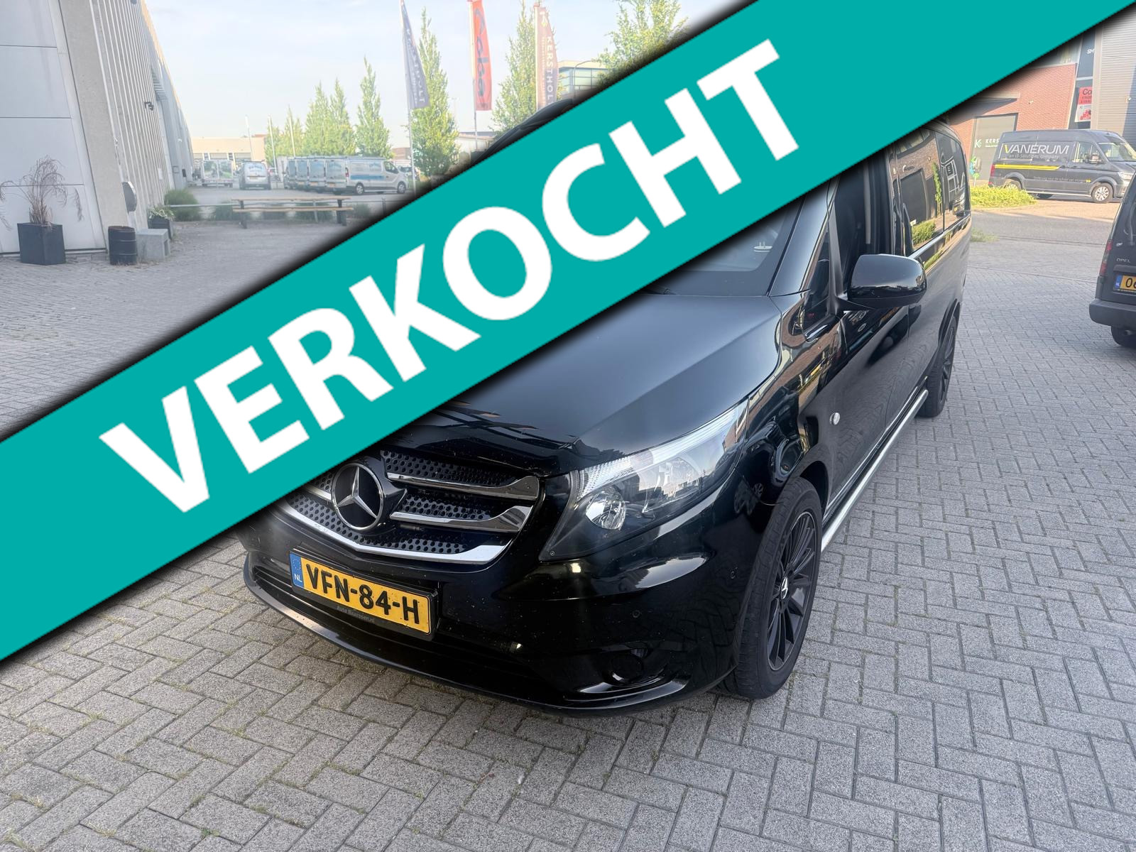 Mercedes-Benz Vito Tourer 116 CDI Extra Lang DC Automaat! LEER! CARPLAY! INRUIL MOGELIJK! 2018 - voorkant
